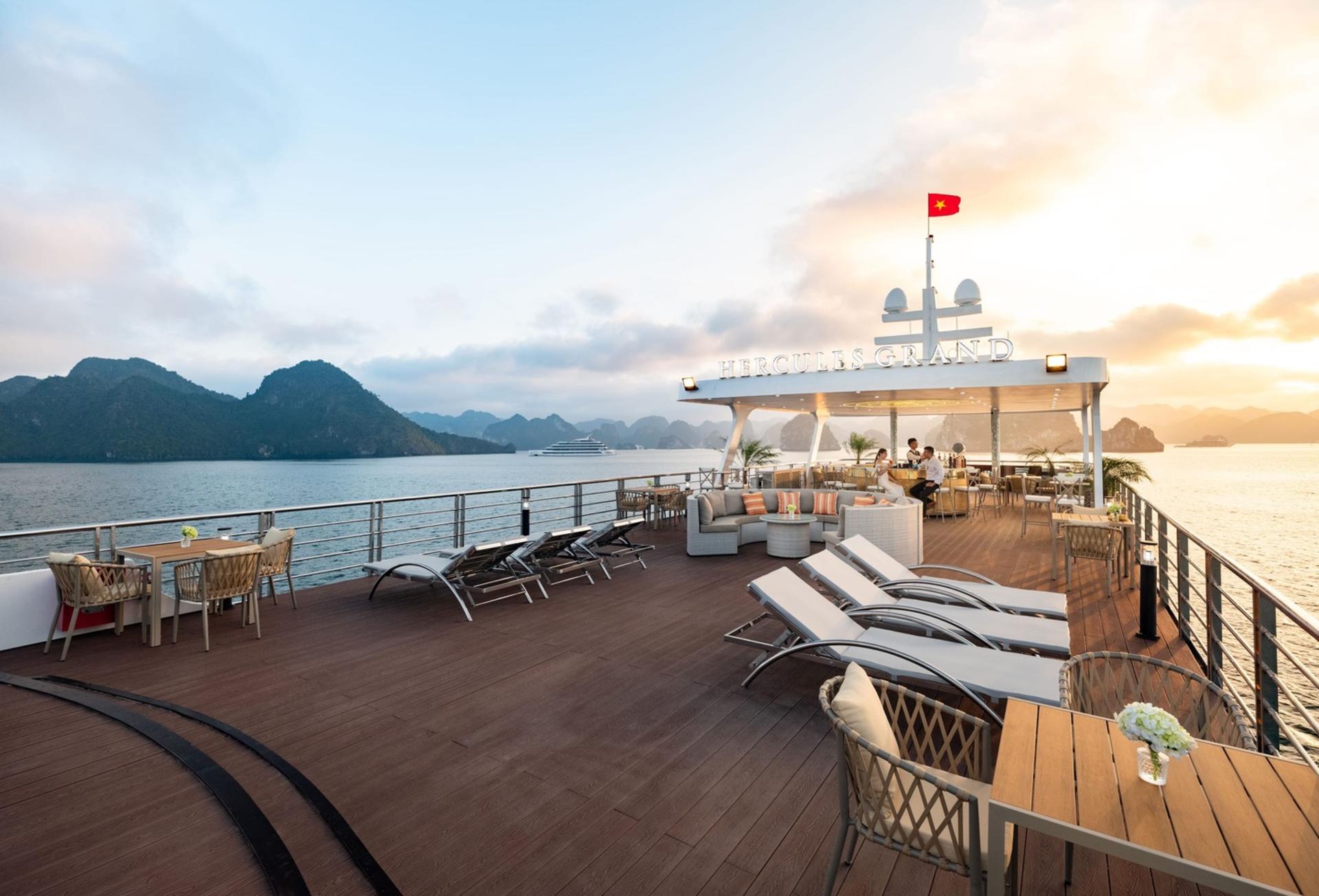 Hercules Grand Luxury Day Cruise: Ha Long Bay, Sung Sot, Ti Top - Thumbnail 14
