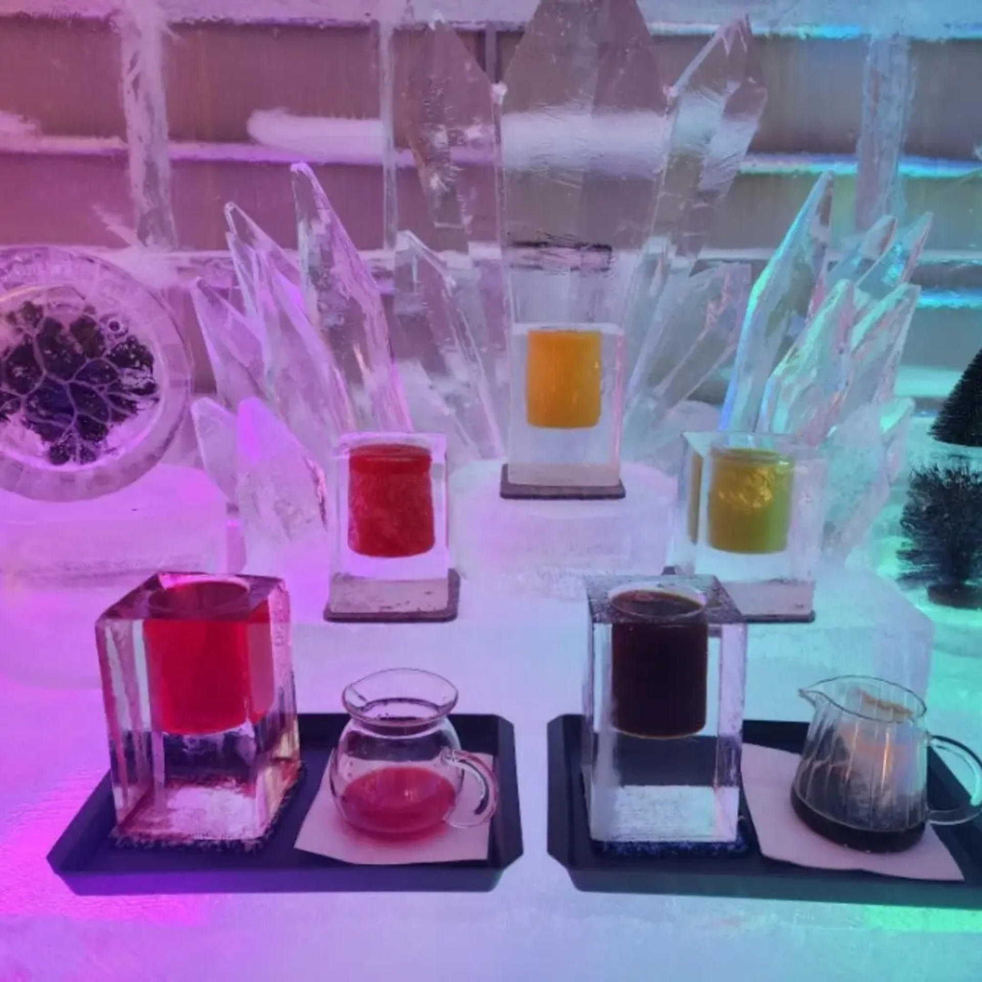Hongdae Ice Cafe Experience with Drink & Refill in Seoul - Thumbnail 10