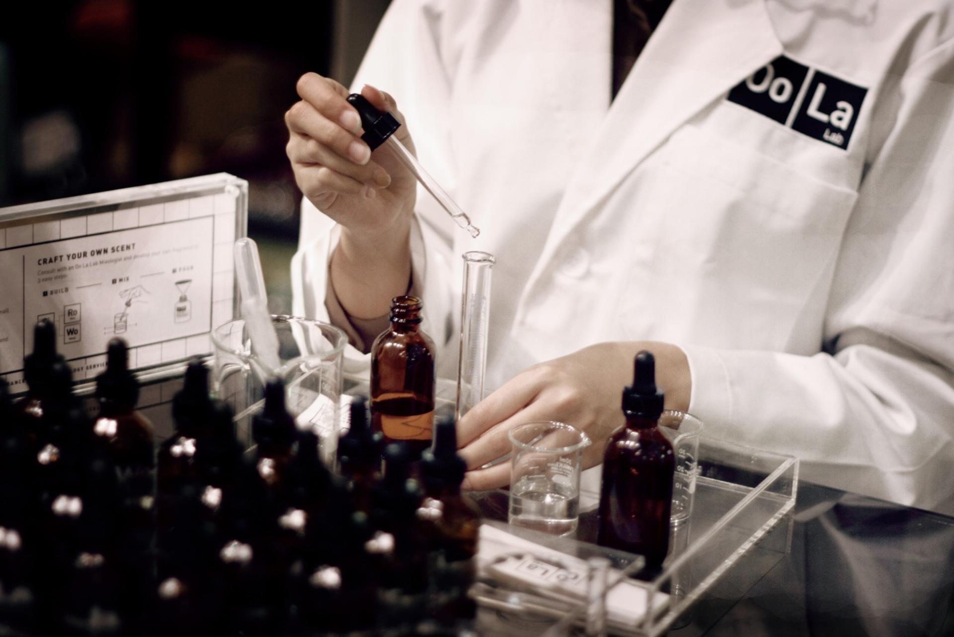 Perfume Workshop in Singapore by Oo La Lab - Image 1