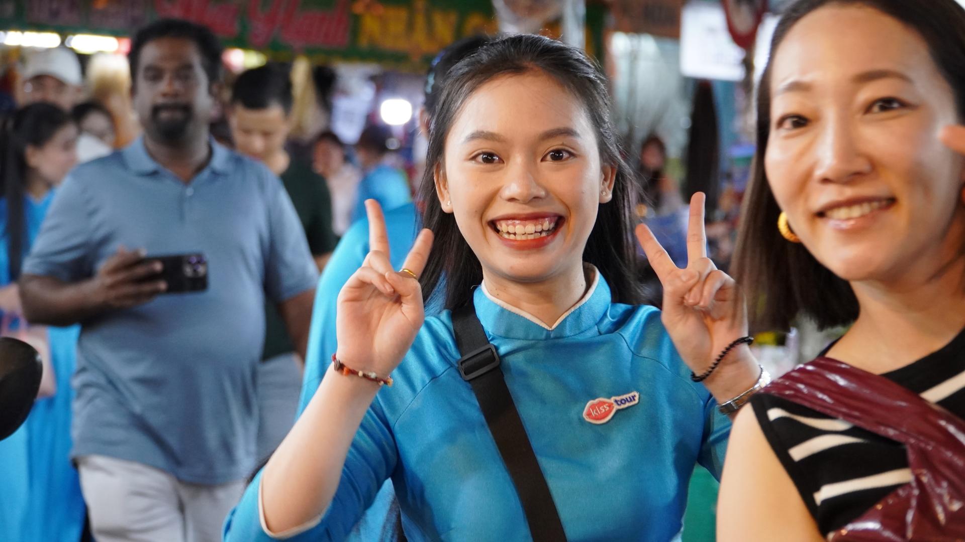 Motorbike Street Food Tour in Ho Chi Minh City with Ao Dai Rider - Thumbnail 44