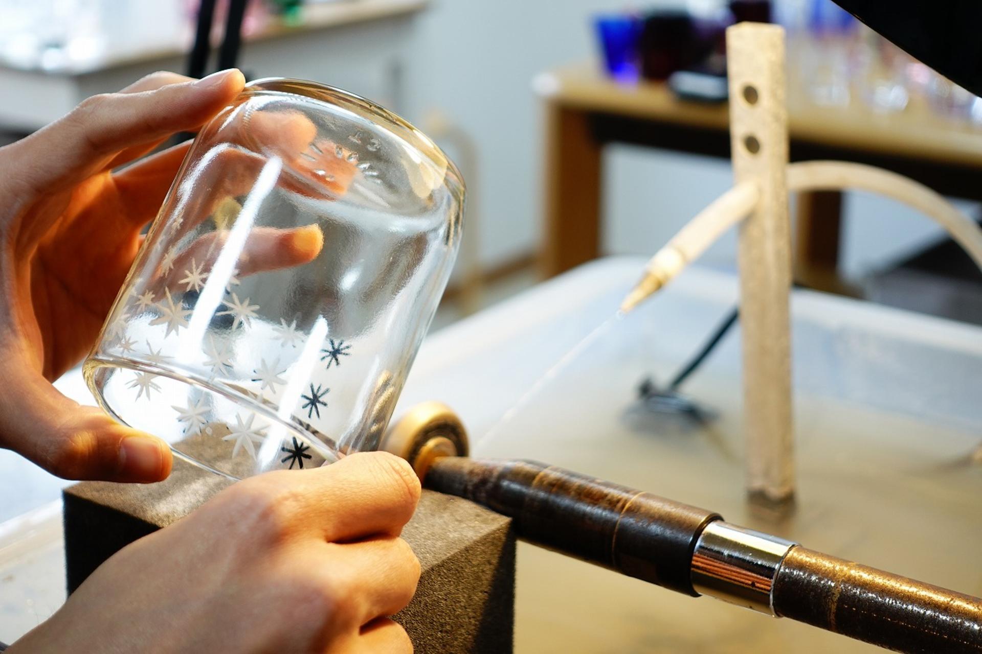 Crafting Your Own Unique Edo Kiriko Glass in Asakusa at Sokichi - Thumbnail 2