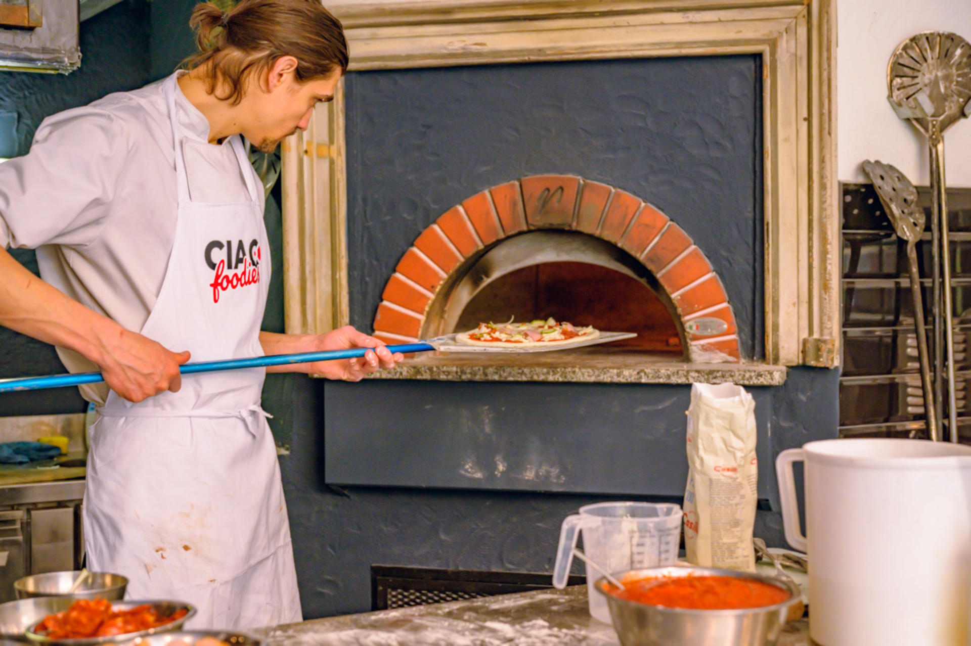 Pizza & gelato making class with unlimited wine in Florence - Thumbnail 9