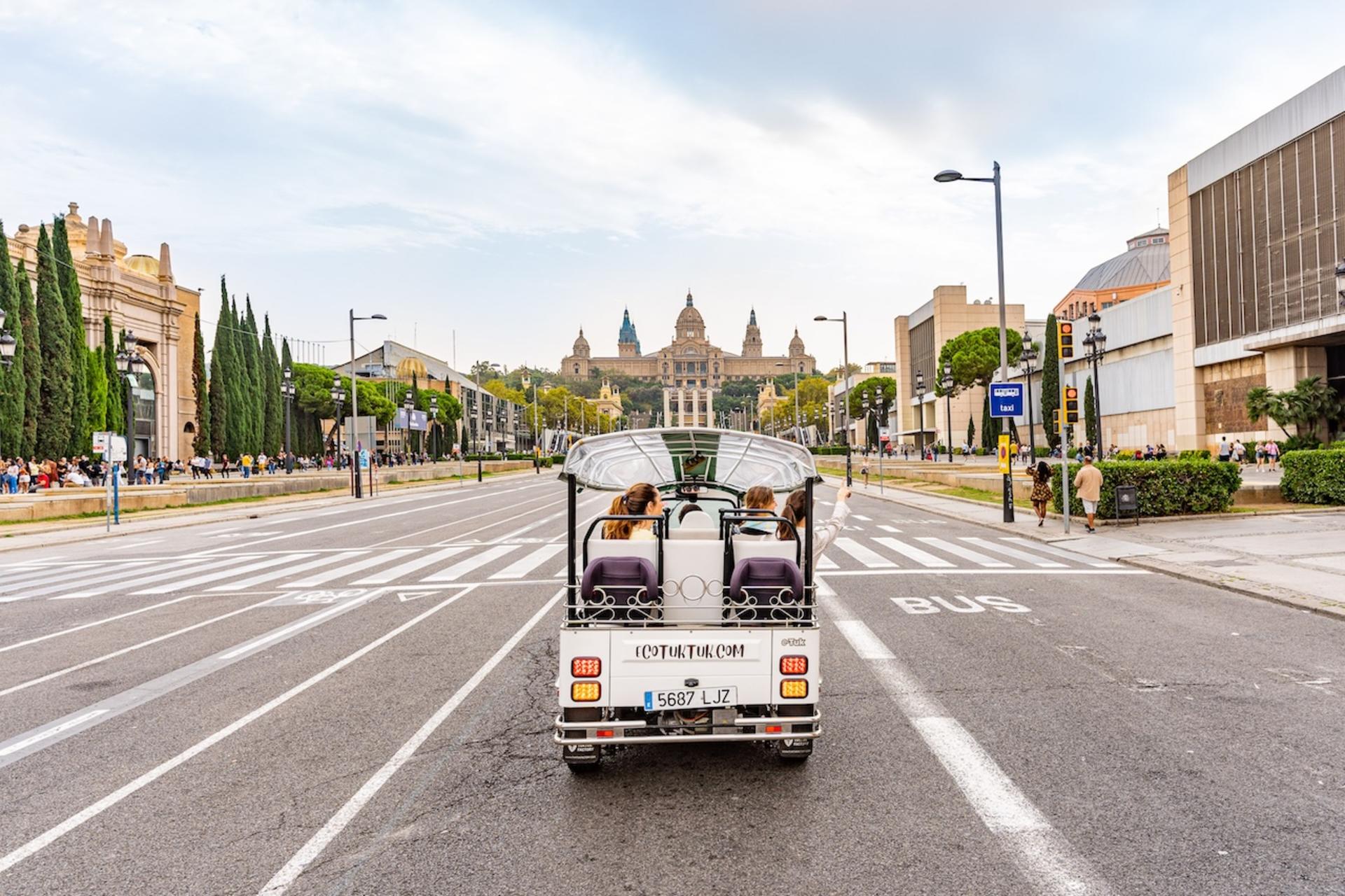 Tuk Tuk Tour in Barcelona - Thumbnail 13