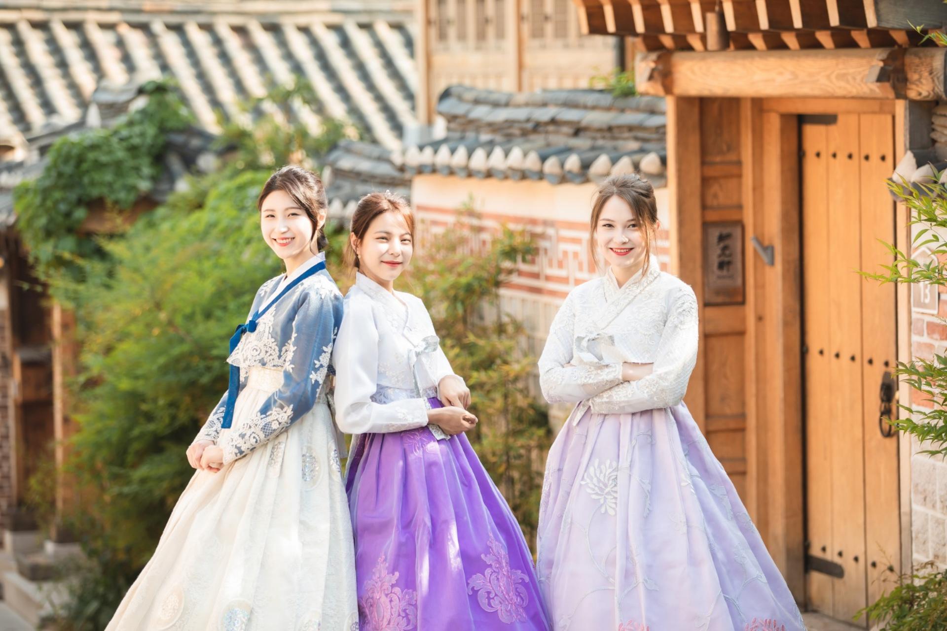 [Oneday Hanbok] Seoul Gyeongbokgung Hanbok Rental Experience - Thumbnail 5