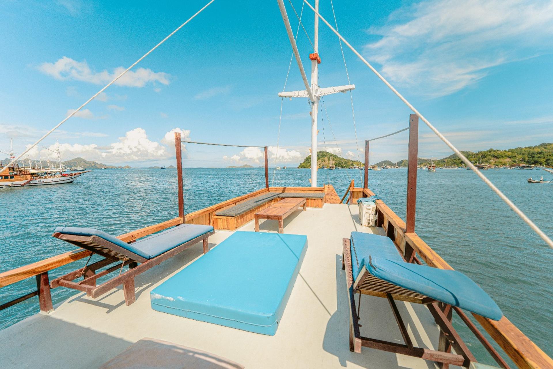 [Standard Phinisi] 3D2N Phinisi Sailing Liveaboard from Labuan Bajo - Thumbnail 10