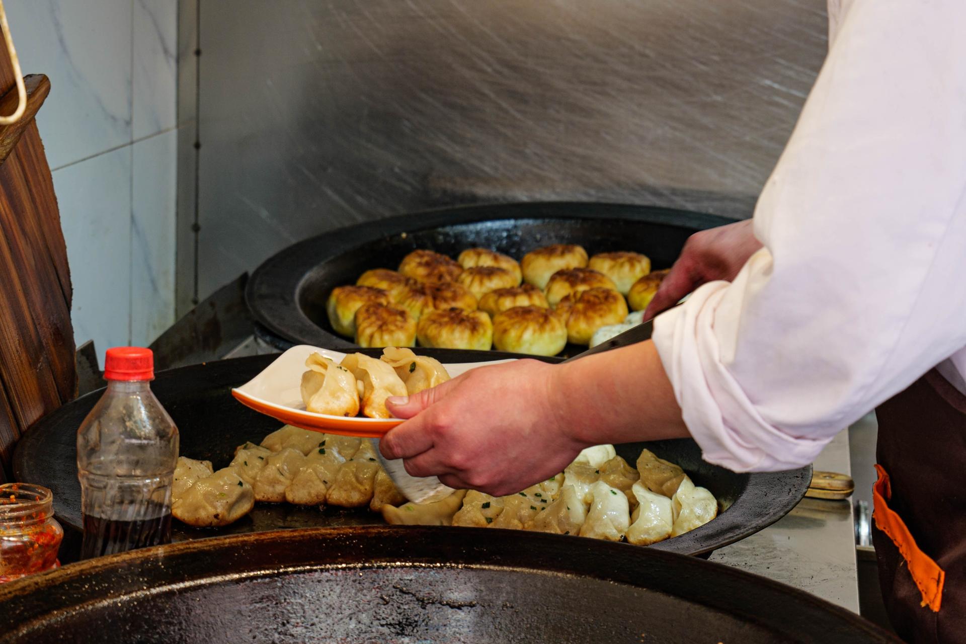 Authentic Local Food Tour in Central Shanghai - Thumbnail 2