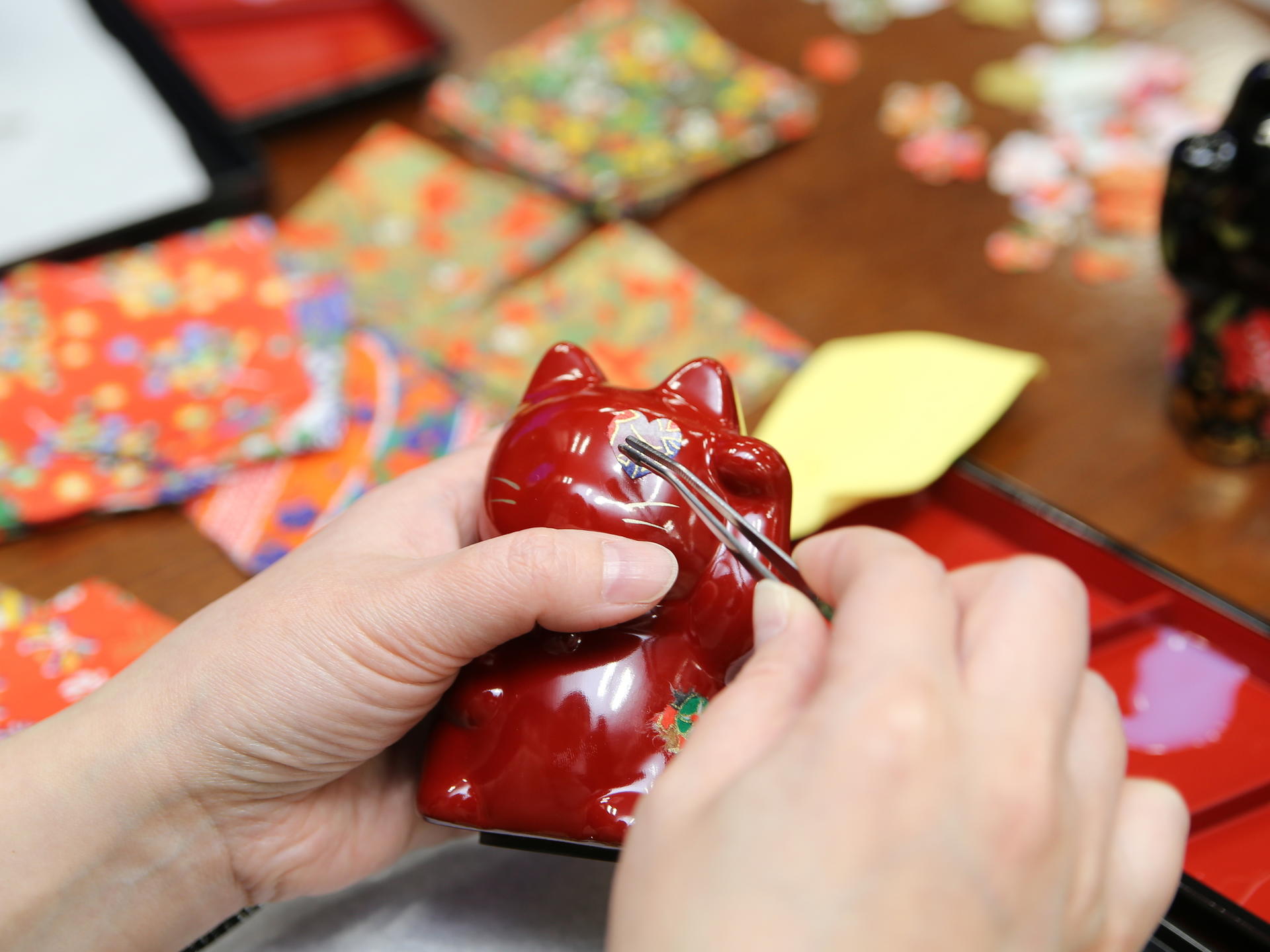24K Gold & Washi: Design Your Unique Manekineko Workshop in Osaka - Thumbnail 6