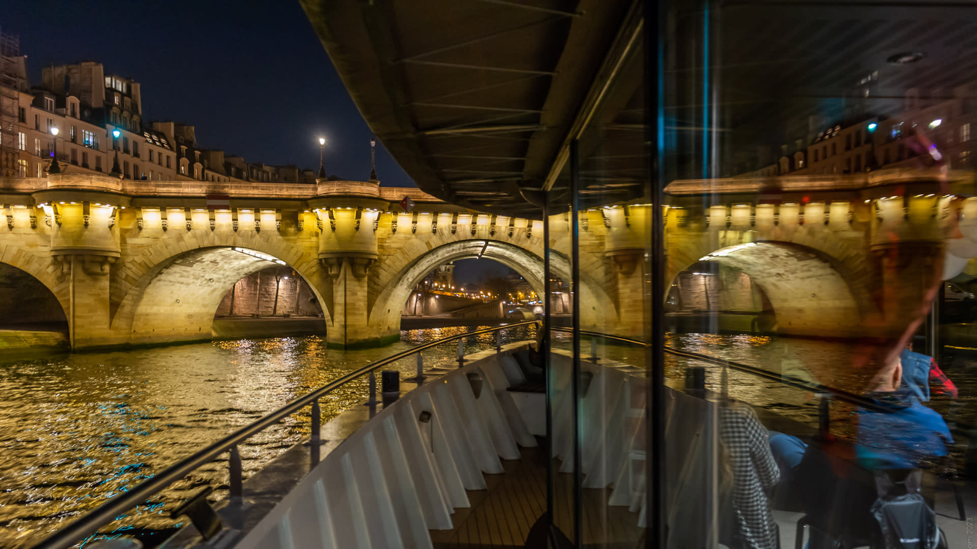 Vedettes de Paris 1-Hour Seine River Musical Sightseeing Cruise - Thumbnail 10