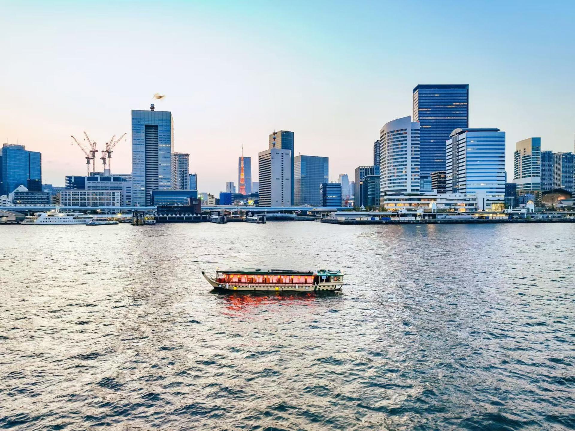 Tokyo Yakatabune Cruise: Sukiyaki Cuisine, Show Performance, and Tokyo Tower Sightseeing Plan - Thumbnail 16
