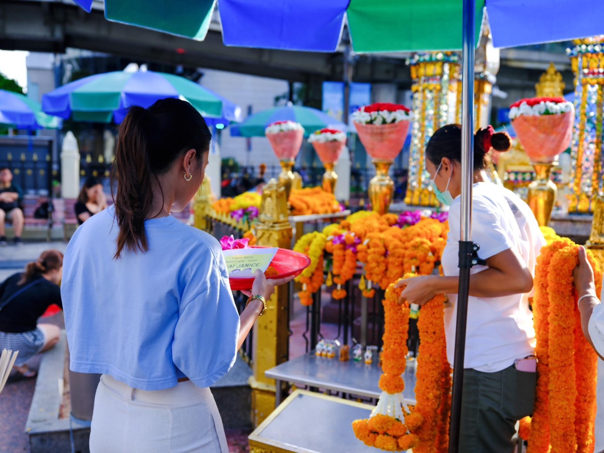 Bangkok Erawan Shrine Make a wish or Votive Online Service - Thumbnail 15