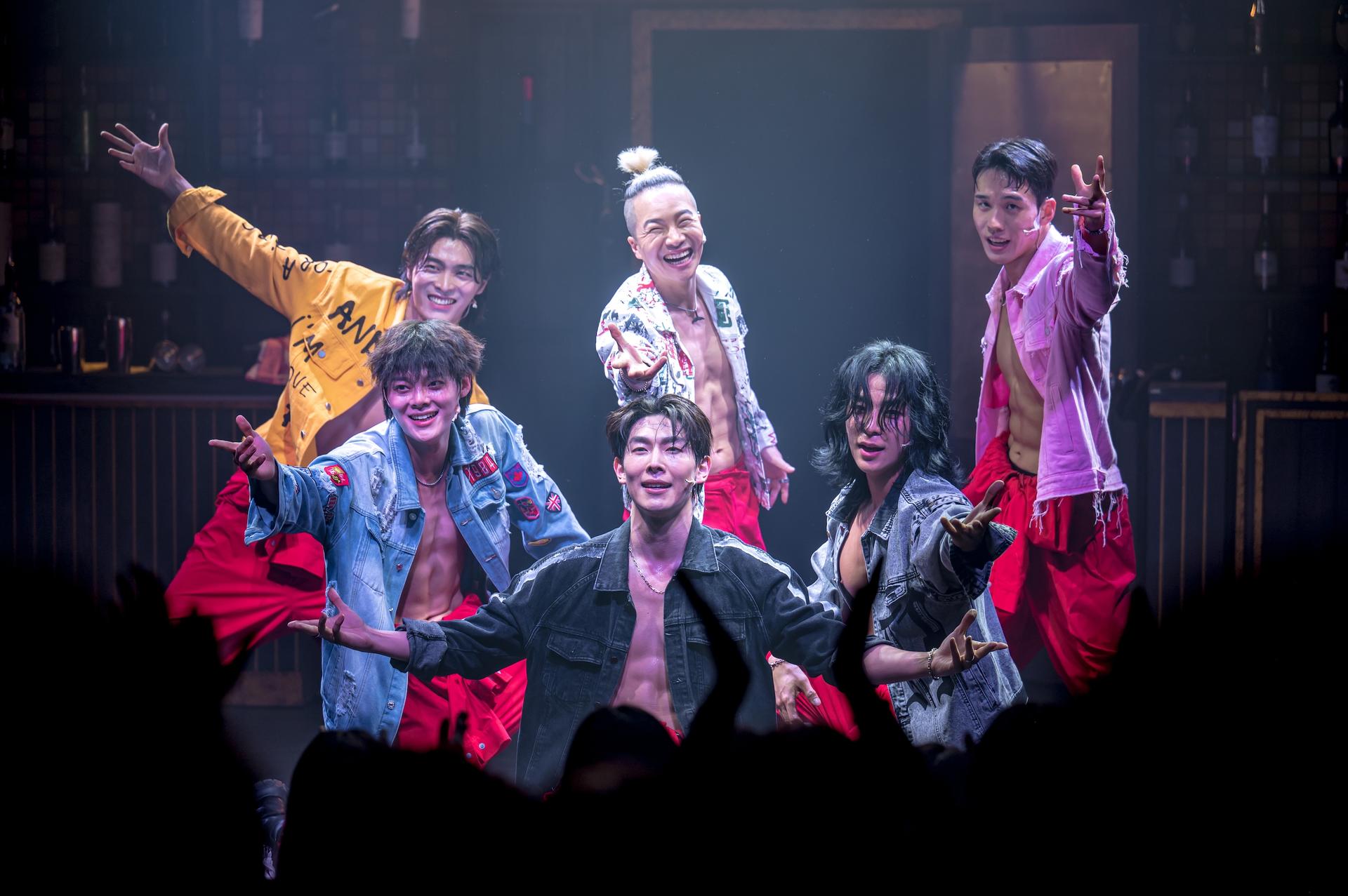 Seoul Musical HUNKY SHOW Tickets - Thumbnail 32