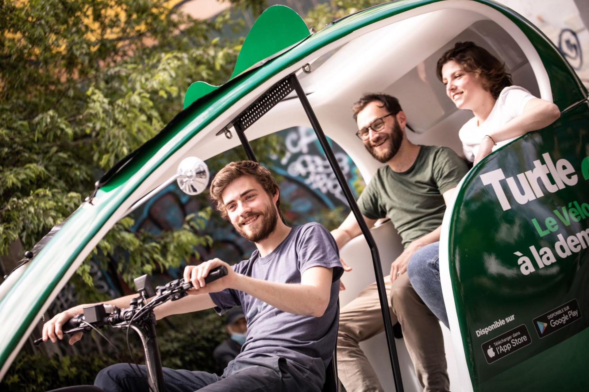 Private Rickshaw Tour in Paris - Thumbnail 3