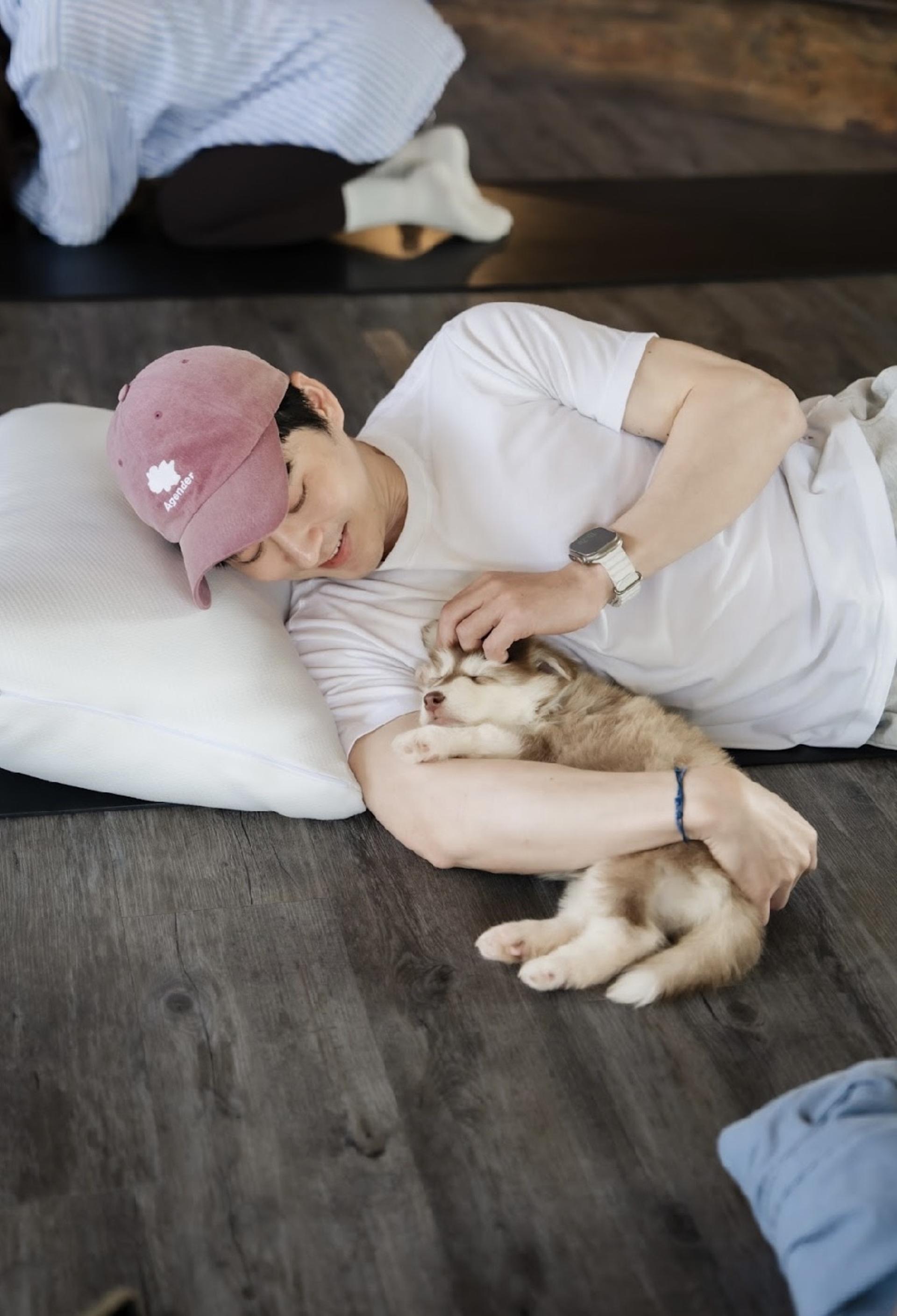 Puppy & Kitten Yoga Therapy with Photo Experience in Bangkok - Thumbnail 22
