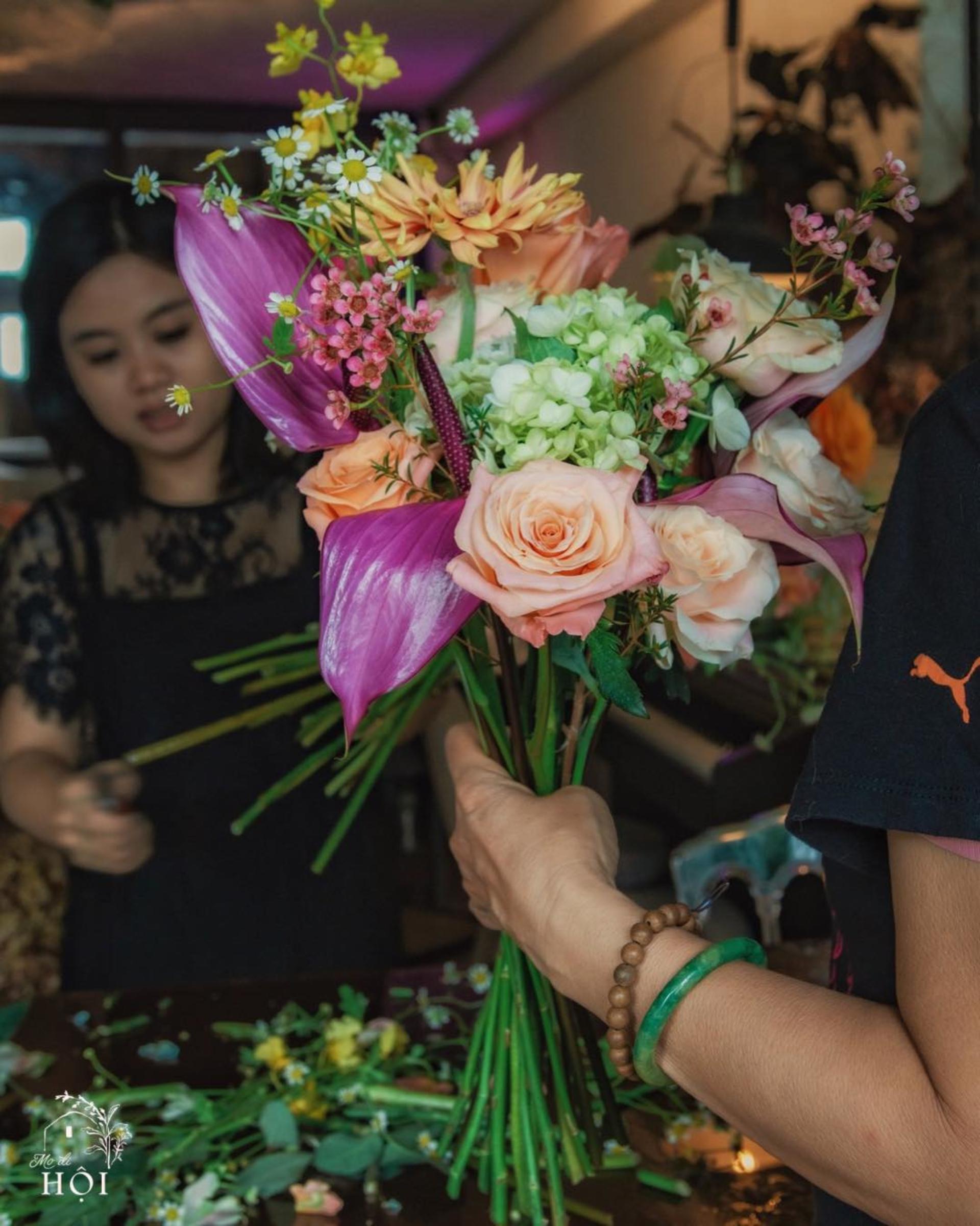 Ho Chi Minh City: Vietnamese Flower Arrangement Workshop - Thumbnail 5