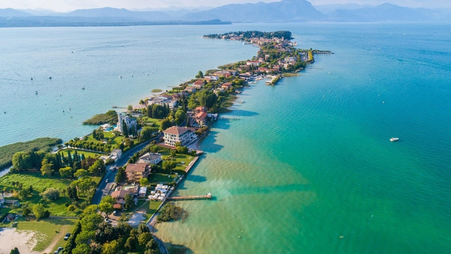 Verona, Sirmione and Lake Garda tour from Milan - Thumbnail 4