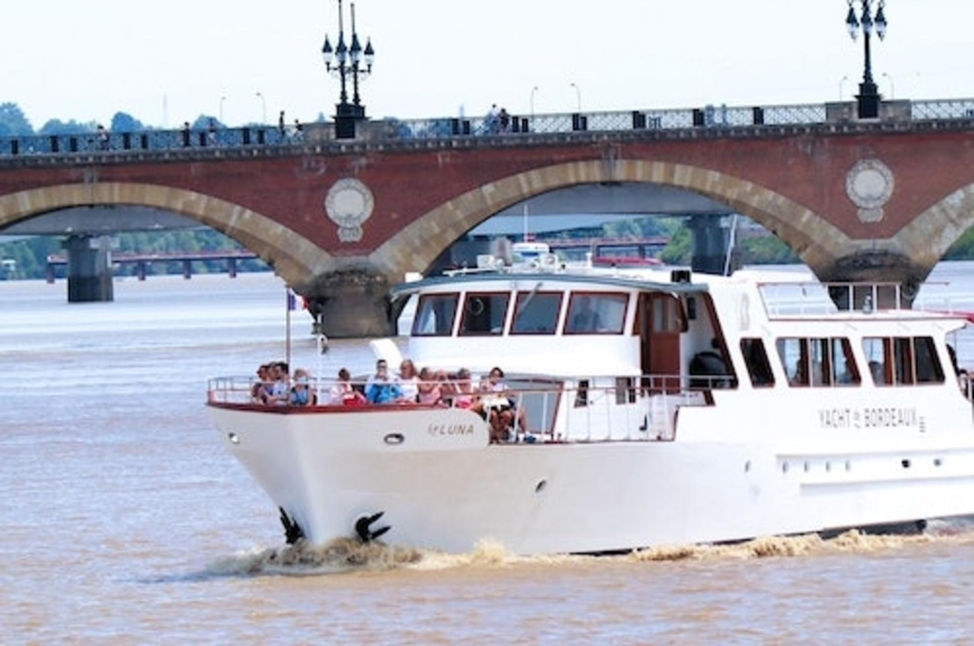 Garonne River Sightseeing Cruise in Bordeaux - Thumbnail 6