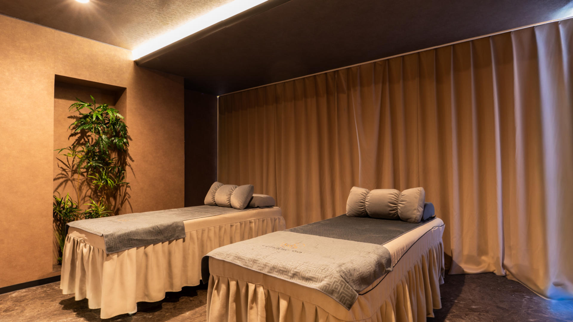 Osaka: Vietnamese Emperor Head Wash Spa Experience - Thumbnail 5