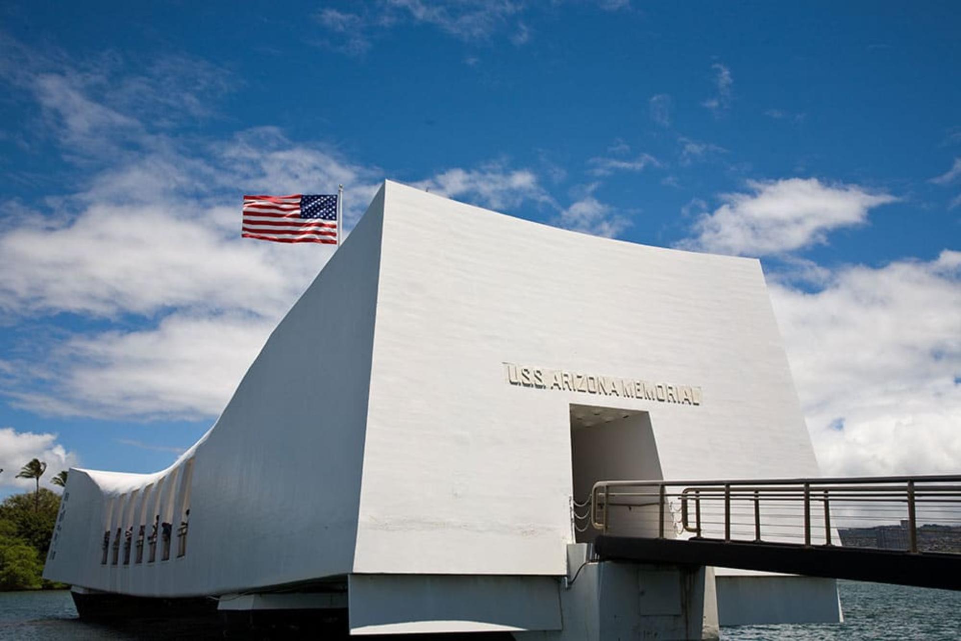 World War II Heroes Deluxe Pearl Harbor Tour - Thumbnail 3