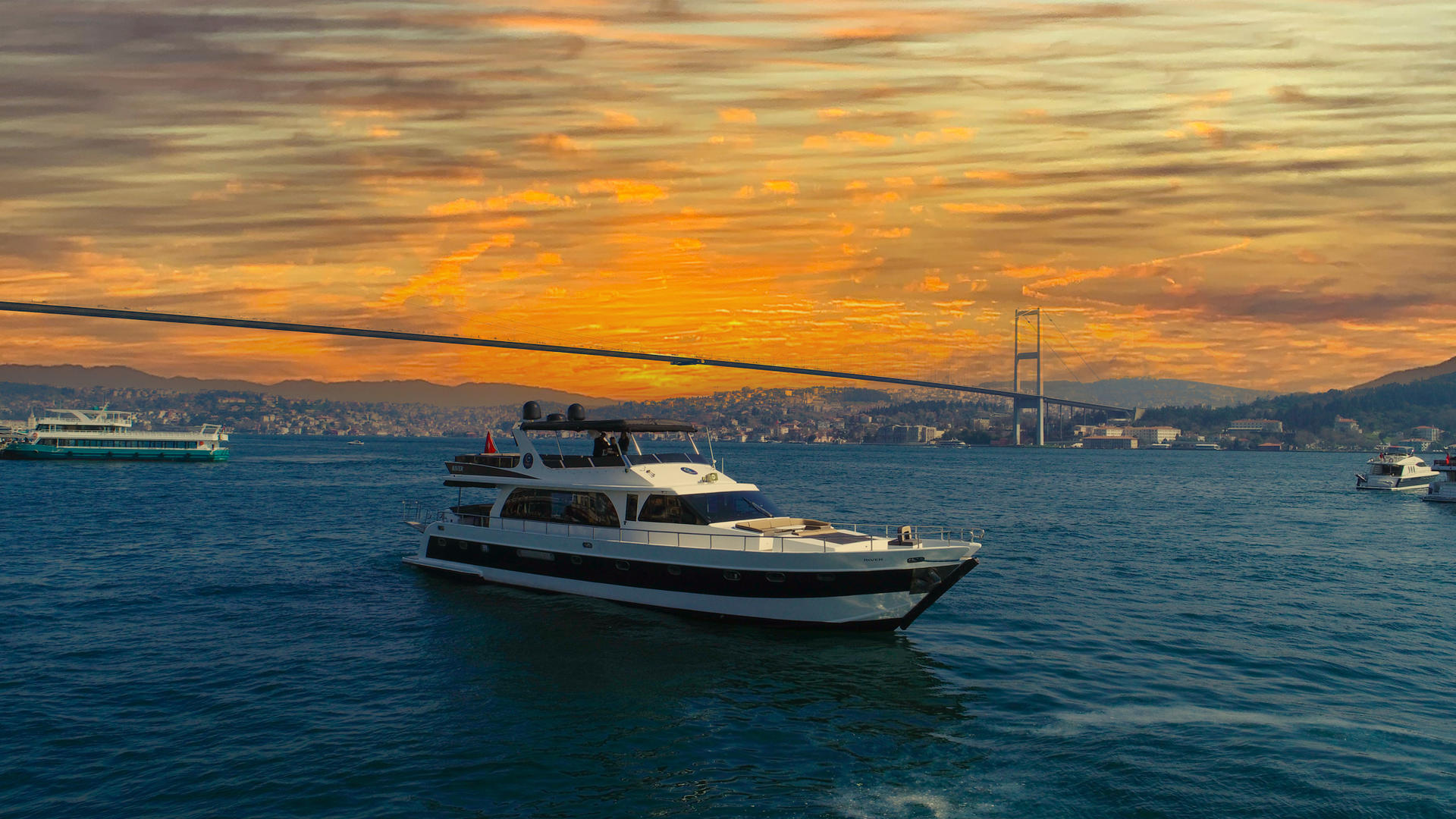 Bosphorus Sunset Cruise on Yacht with Live Guide - Image 1