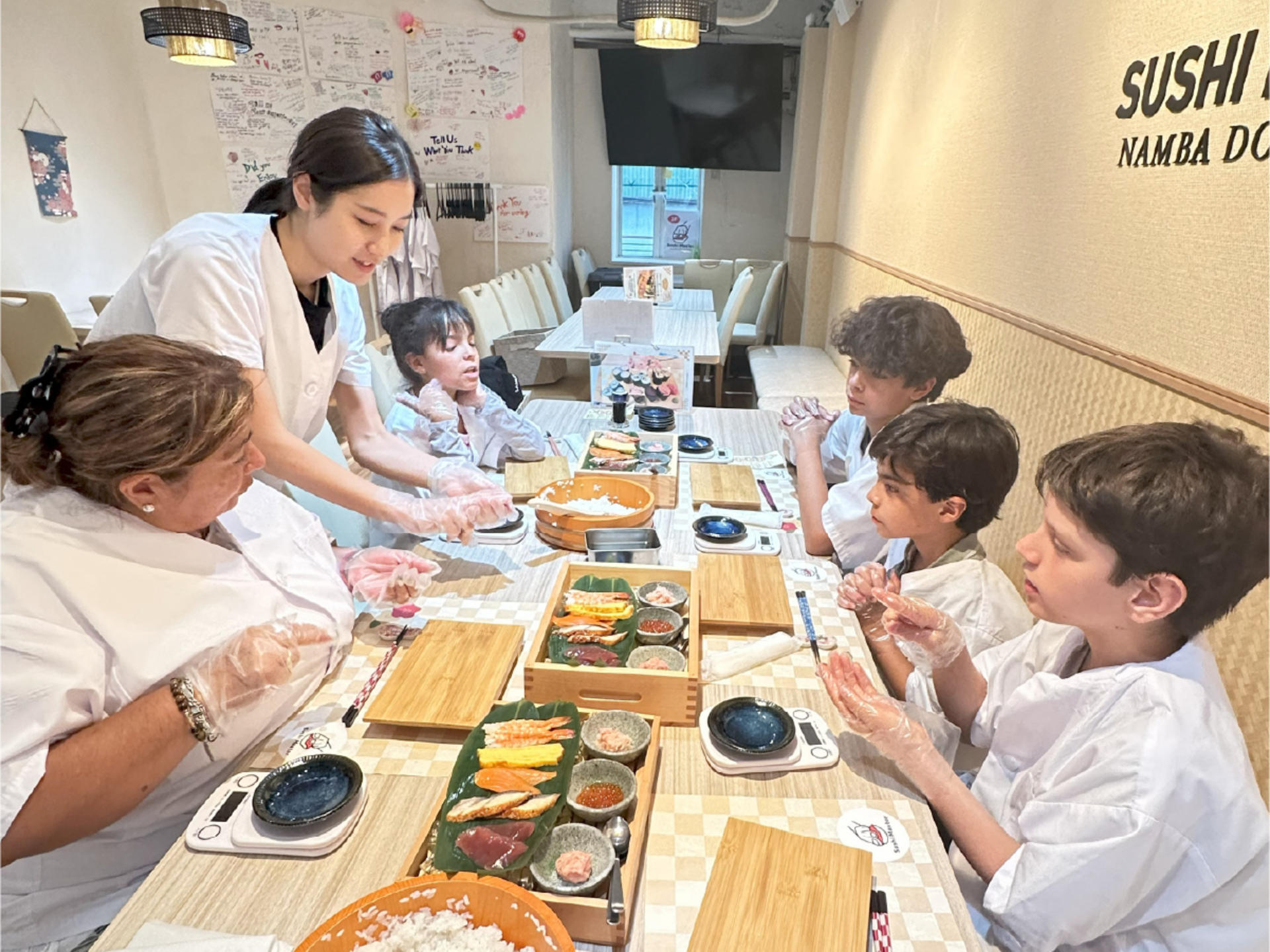 Osaka: Let’s be a Sushi Master in Namba! Same-day bookings welcome! - Thumbnail 4
