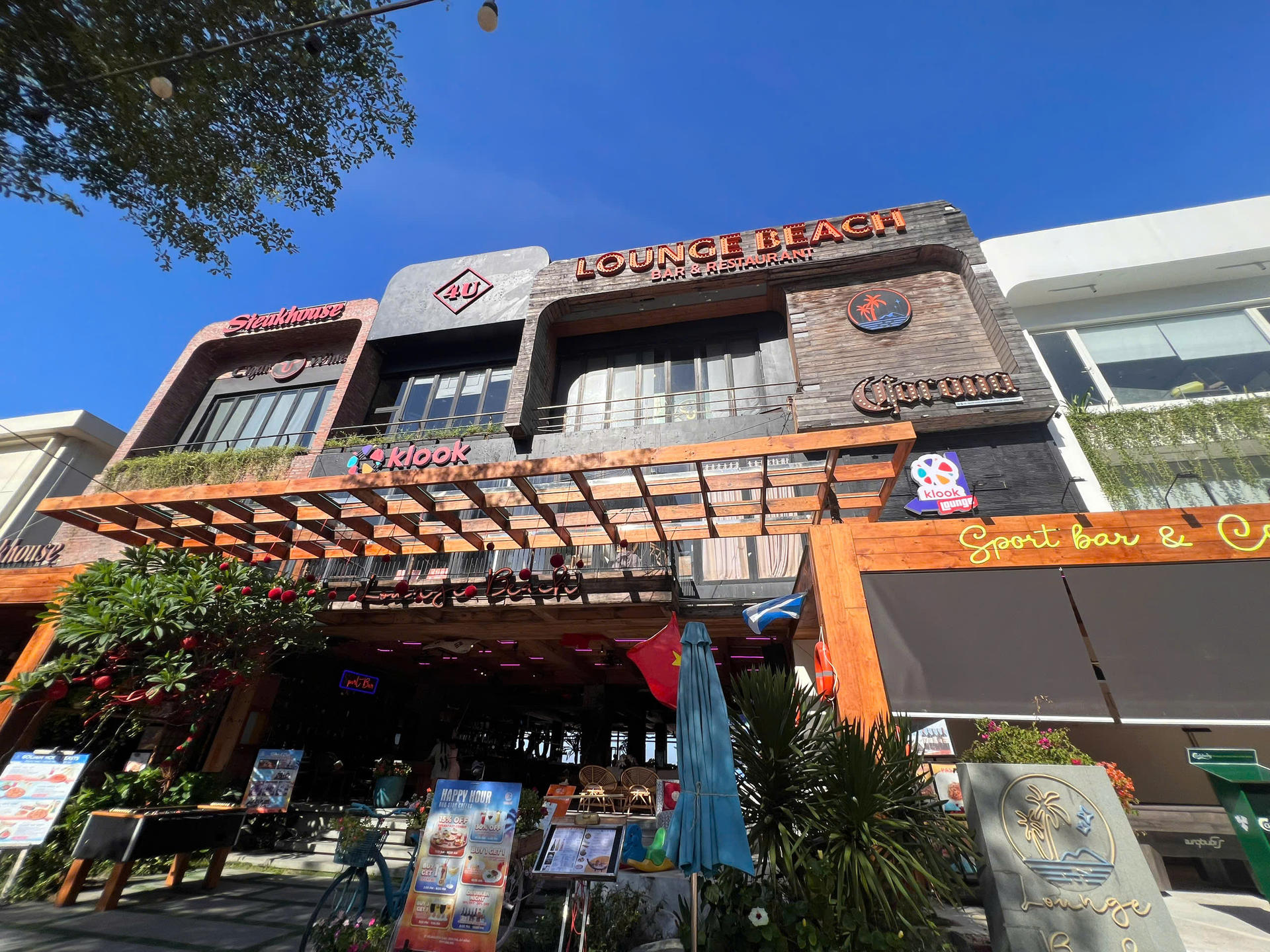 Klook Lounge Da Nang: Beachfront Dining & Lounge Access - Thumbnail 23