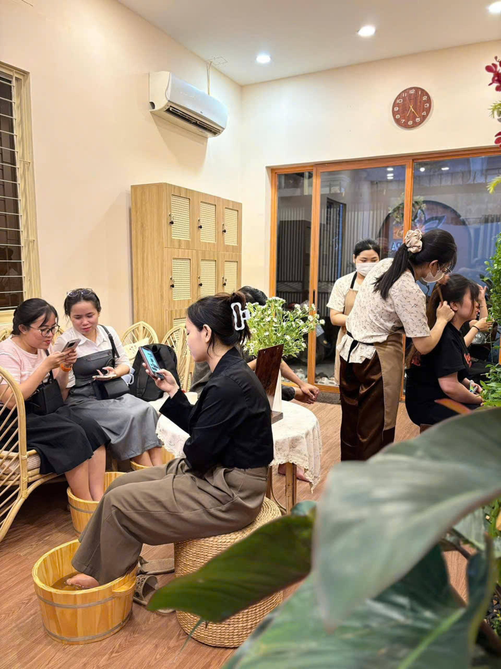 Chi Tu Spa Herbal Hair Wash, Massage, and Facial Care in Ho Chi Minh - Thumbnail 35