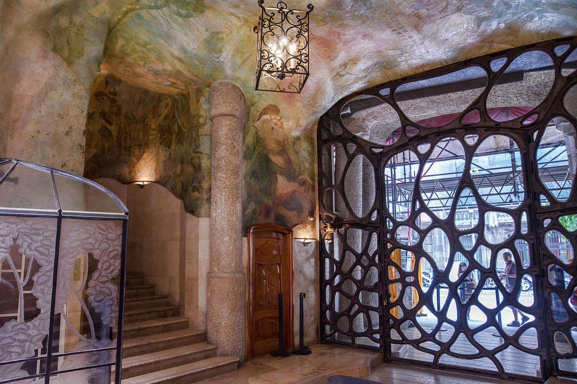 Barcelona: Discover the Magic of Casa Mila Guided Tour  - Thumbnail 4