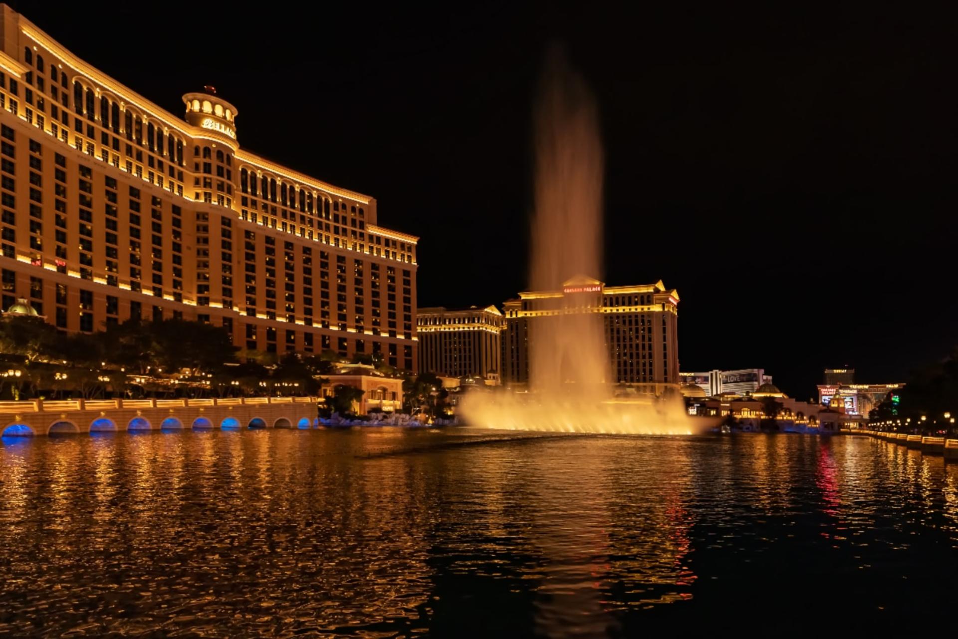 Las Vegas Strip Walking Tour with Audio Guide - Thumbnail 5