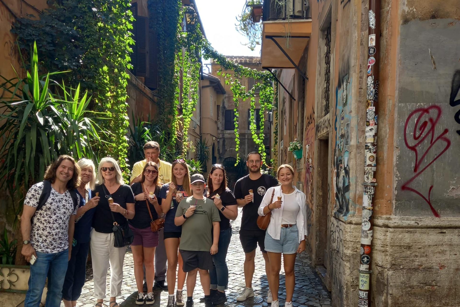 Authentic Roman Pizza Class in Trastevere with walking gelato tour - Thumbnail 16