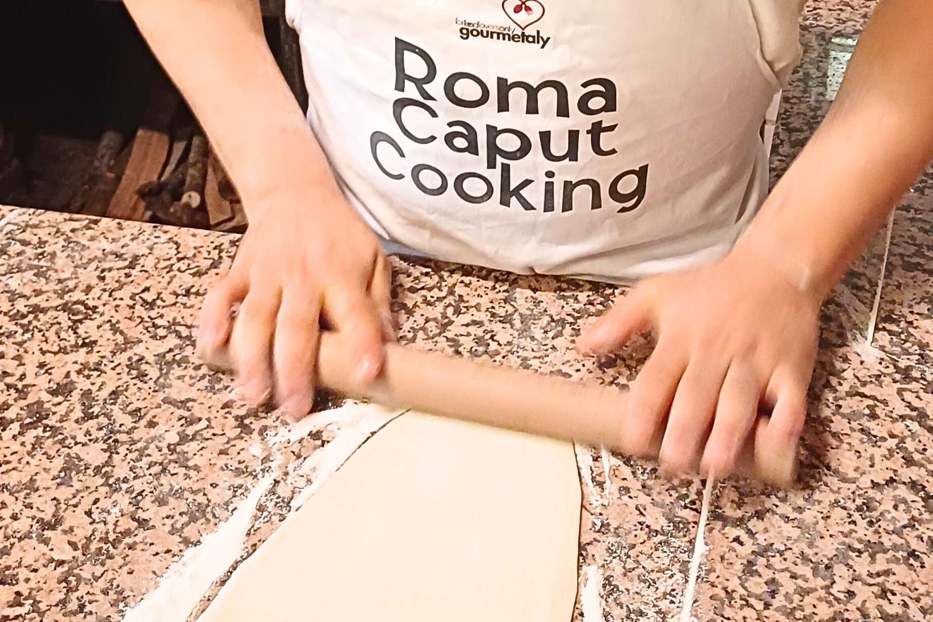Authentic Roman Pizza Class in Trastevere with walking gelato tour - Thumbnail 6
