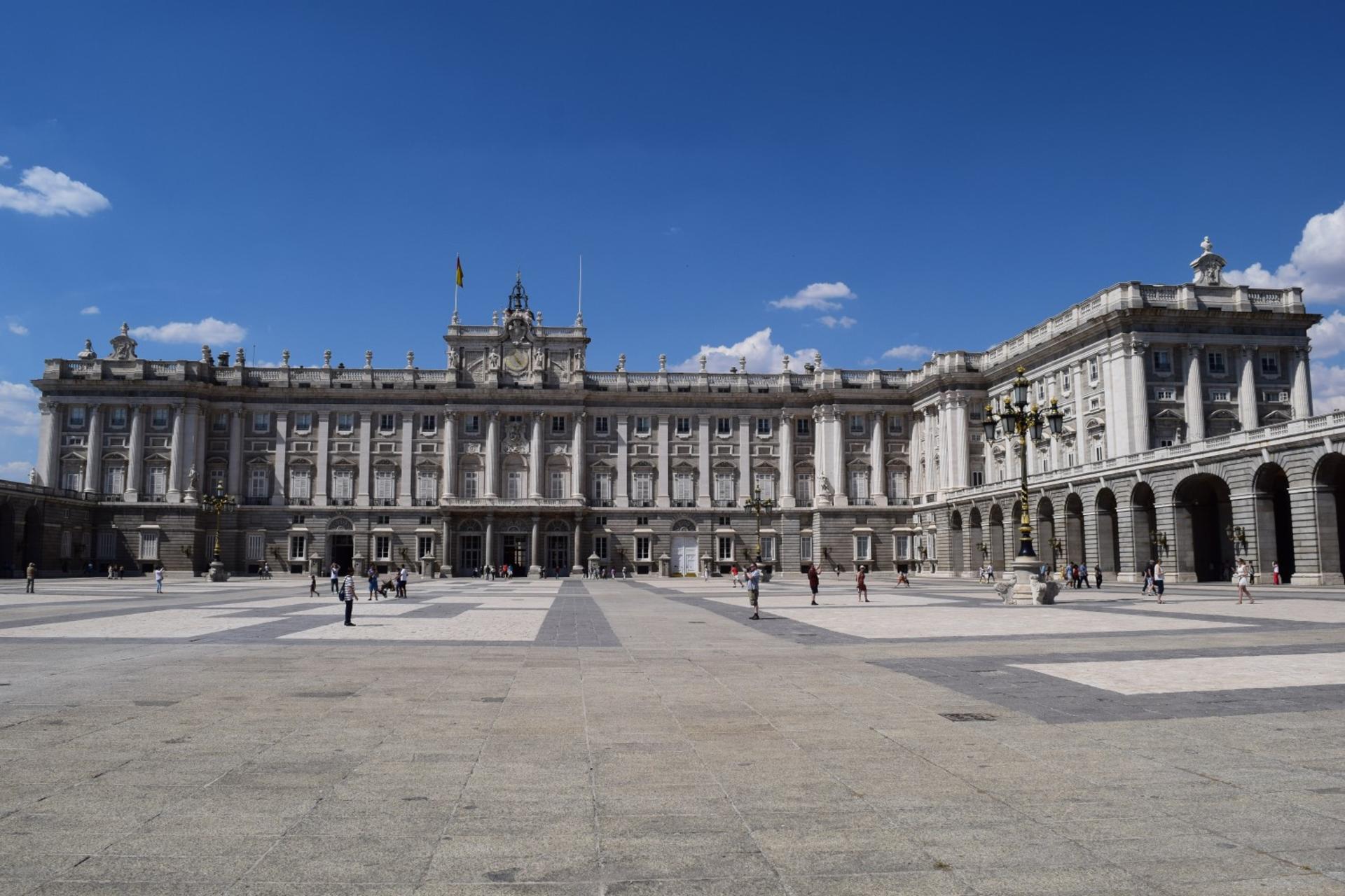 Madrid Royal Palace Guided Tour with Skip-the-line Access - Thumbnail 2