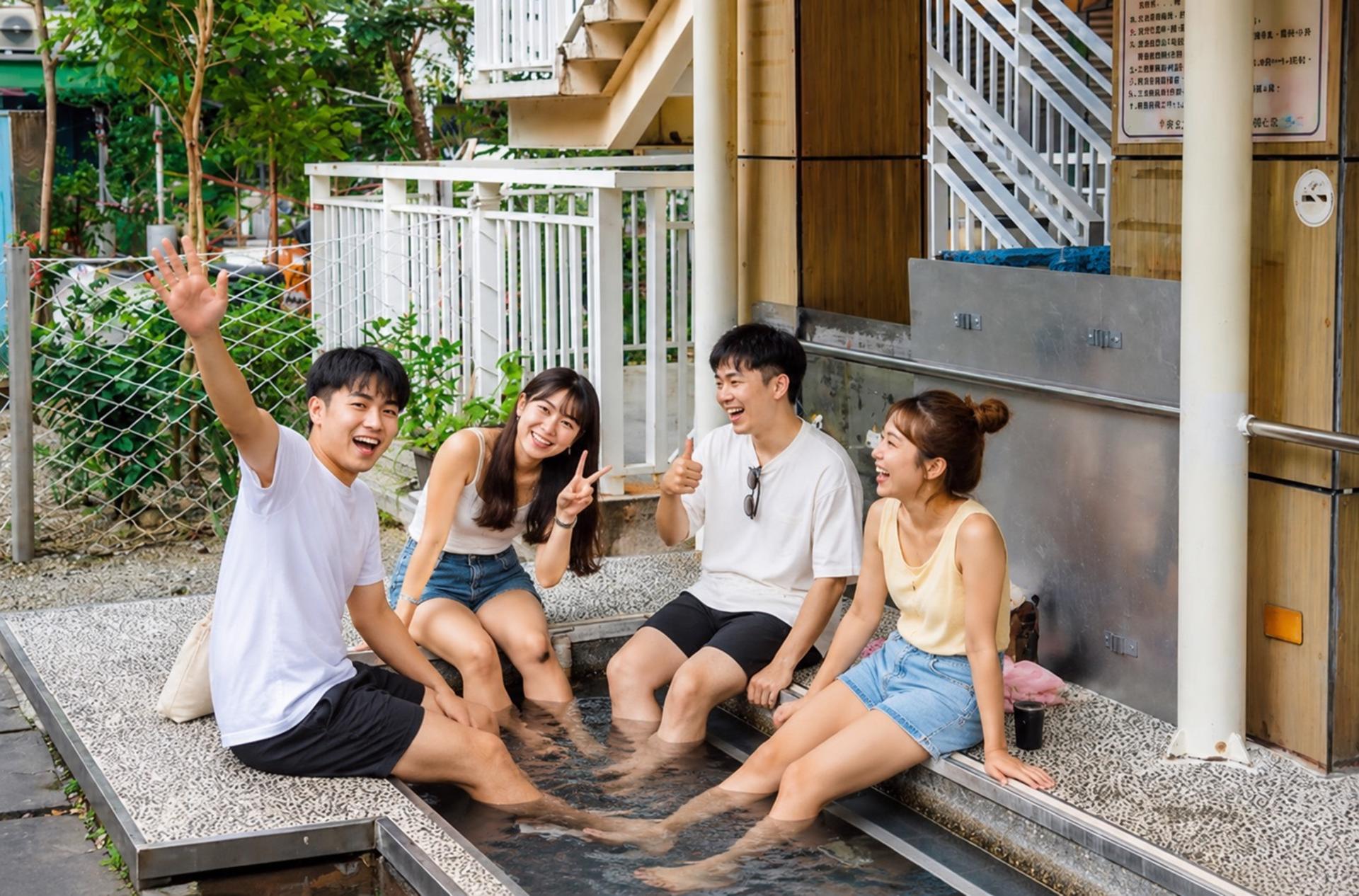 Wulai Yunxian Paradise & Wulai Trolley & Wulai Waterfall & Wulai Old Street & Hot Spring Foot Bath Experience Day Tour (Hotel Pick-up) - Thumbnail 6