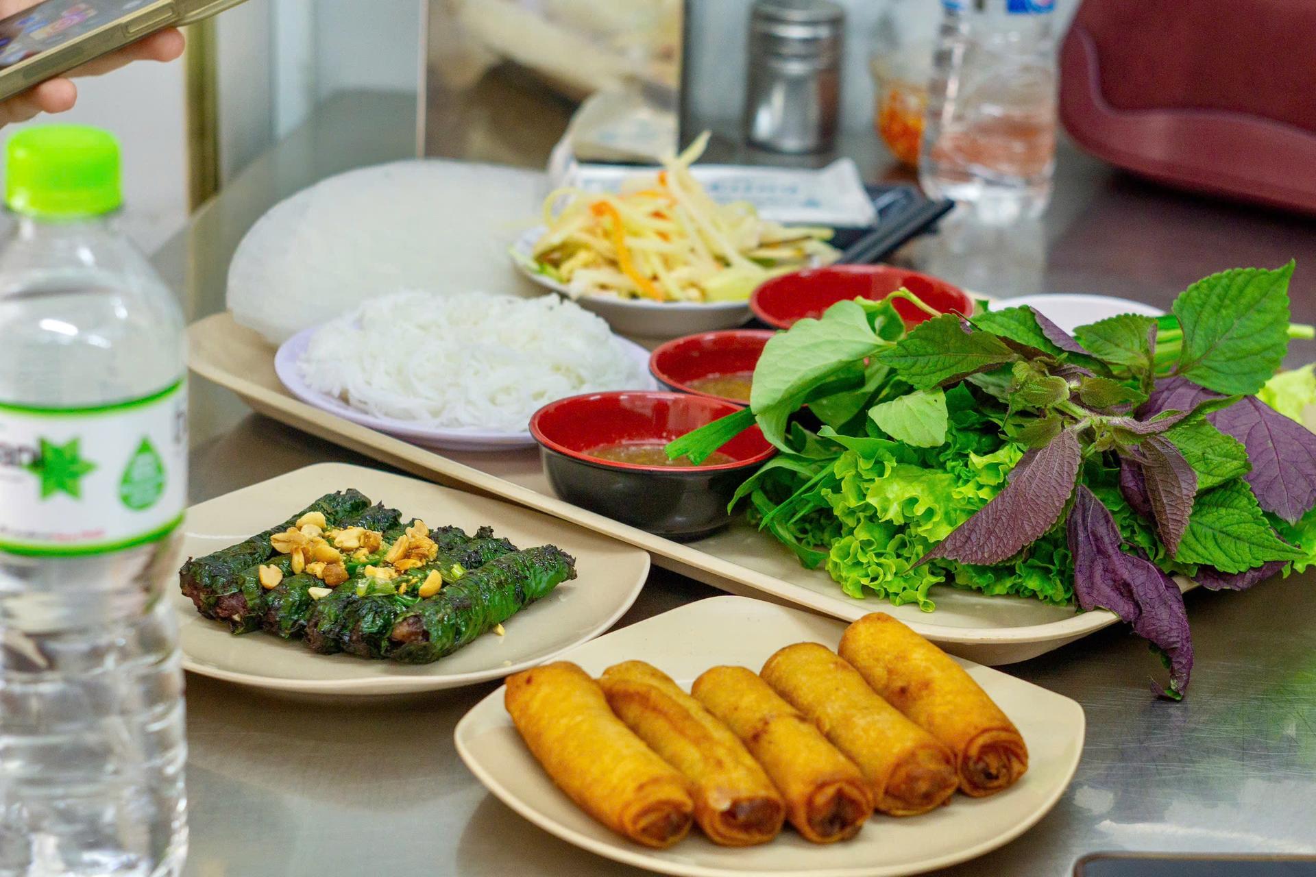 Ho Chi Minh City: Street Food Tour with 12 Tastings - Thumbnail 72