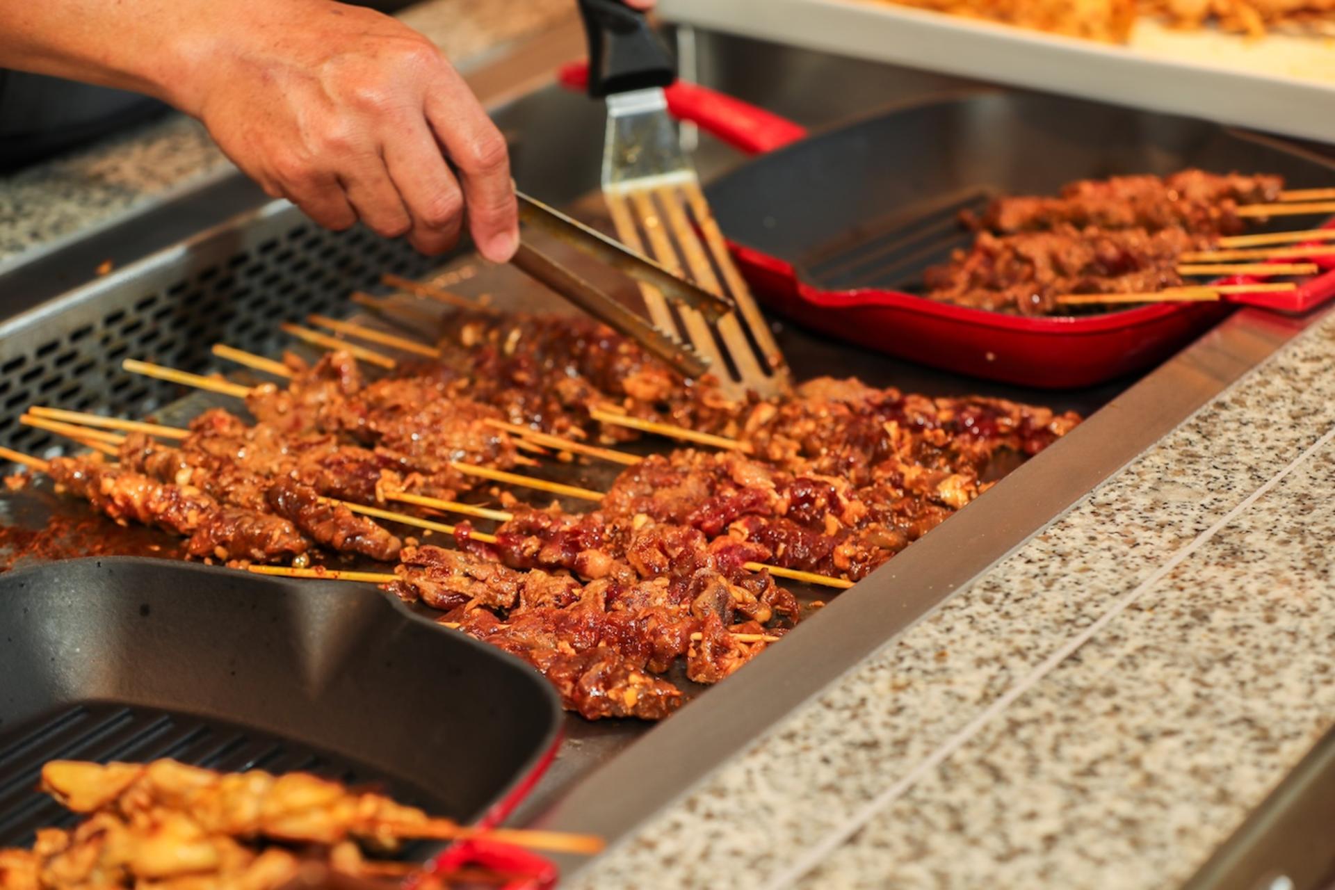 [Hyatt Regency Nha Trang] Lobster and Seafood BBQ Buffet Dinner  - Thumbnail 12