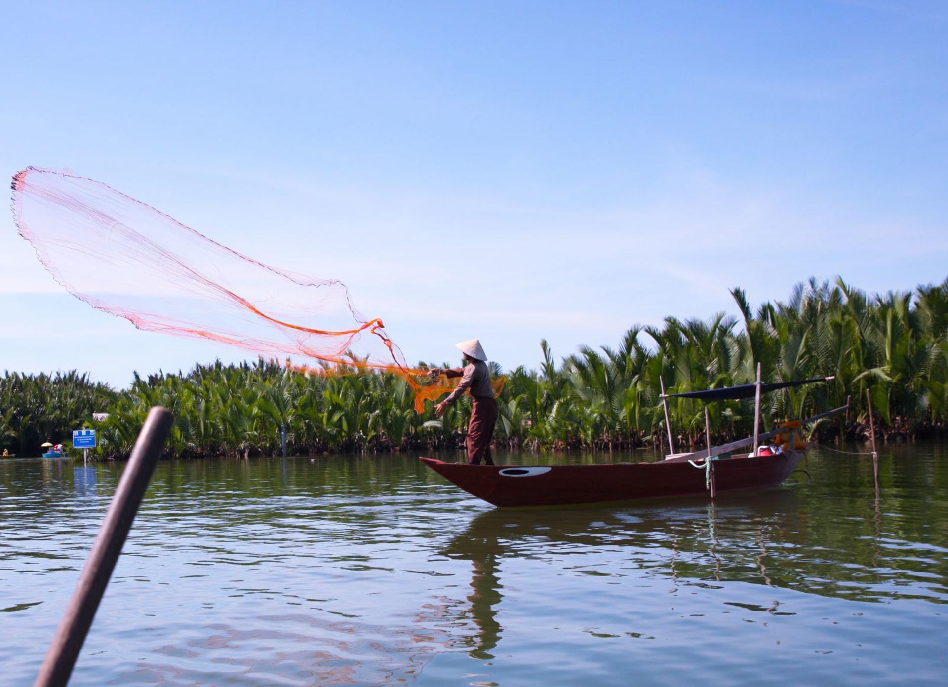 From Hoi An: Coconut Forest Basket Boat, Dinner & Lantern Release - Thumbnail 5