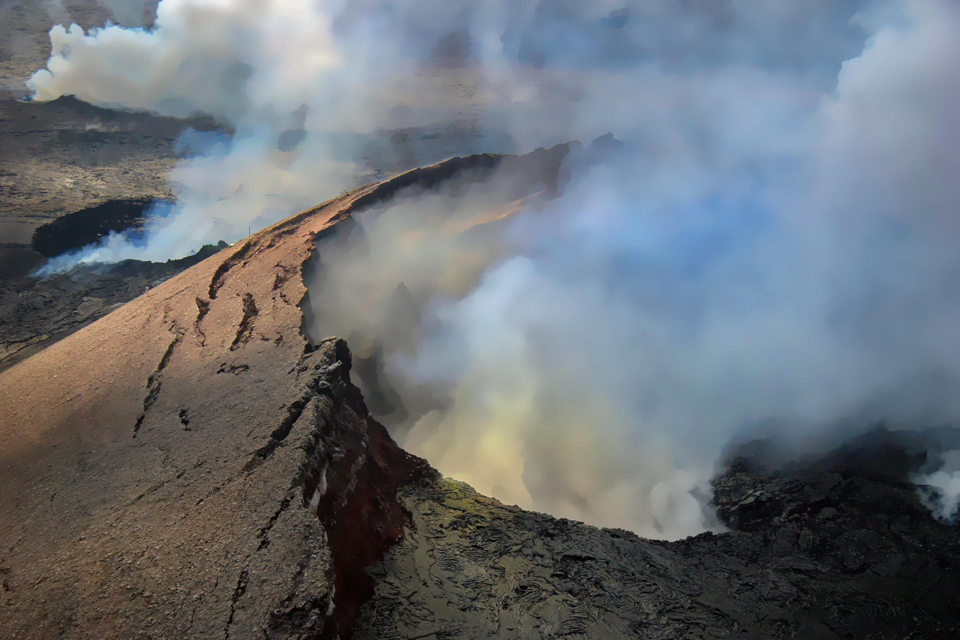Big Island Spectacular Helicopter Tour - Thumbnail 3