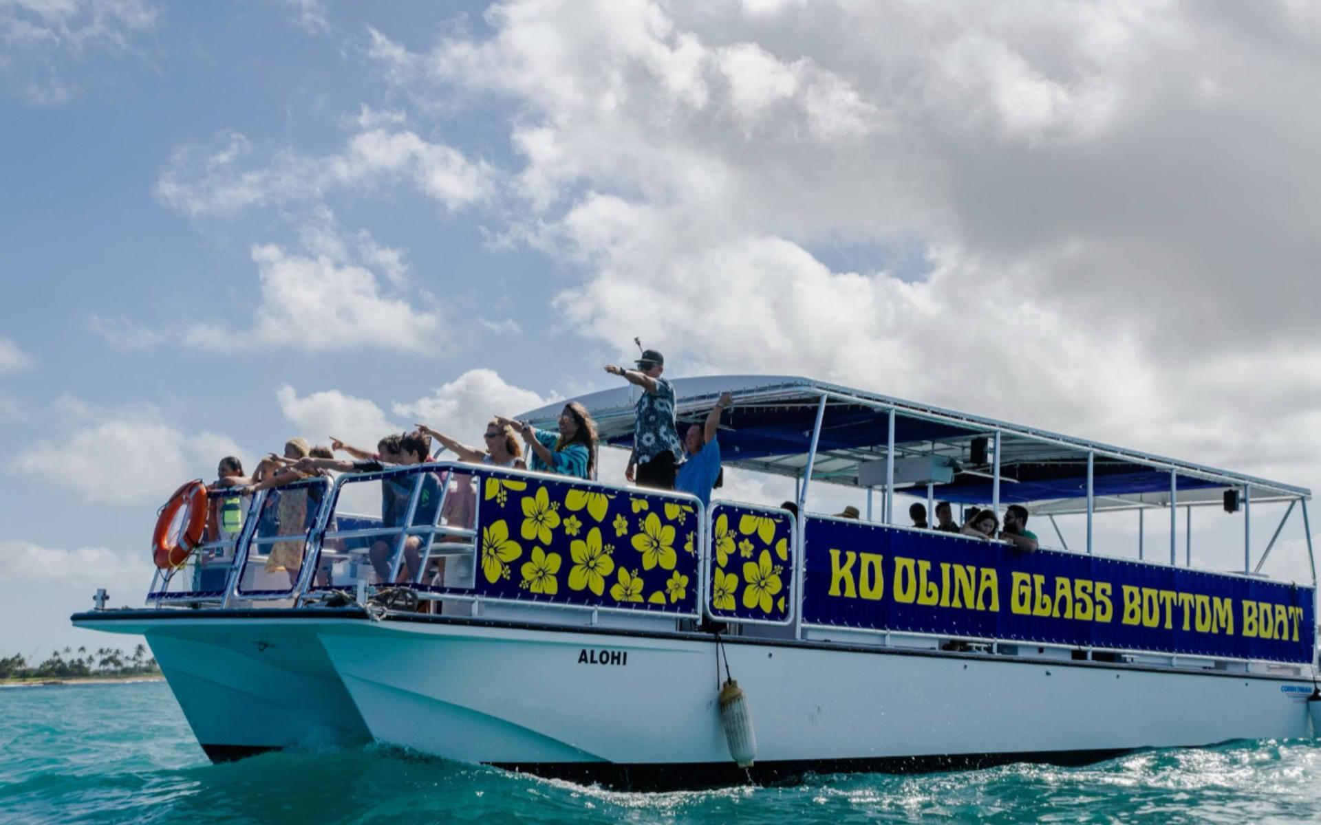 Sunset or daytime Ko Olina glass bottom boat experience - Thumbnail 4