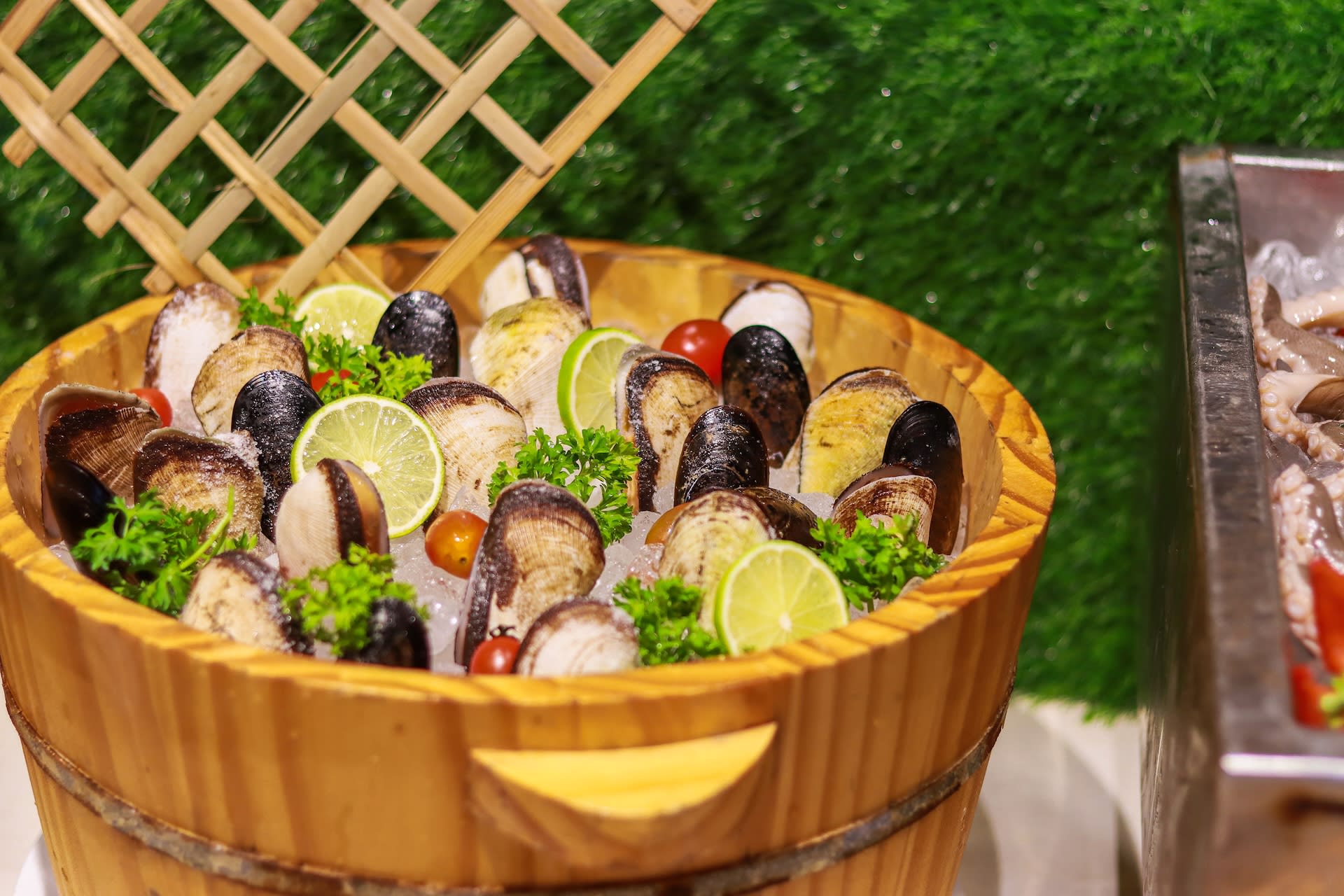 Seafood Sunday Brunch At Novotel Saigon Centre - Food Exchange - Thumbnail 34
