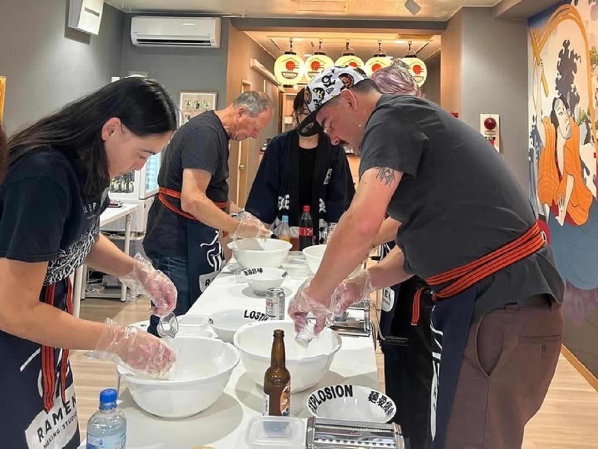 Ramen Making near Osaka Castle with Souvenir - Thumbnail 3