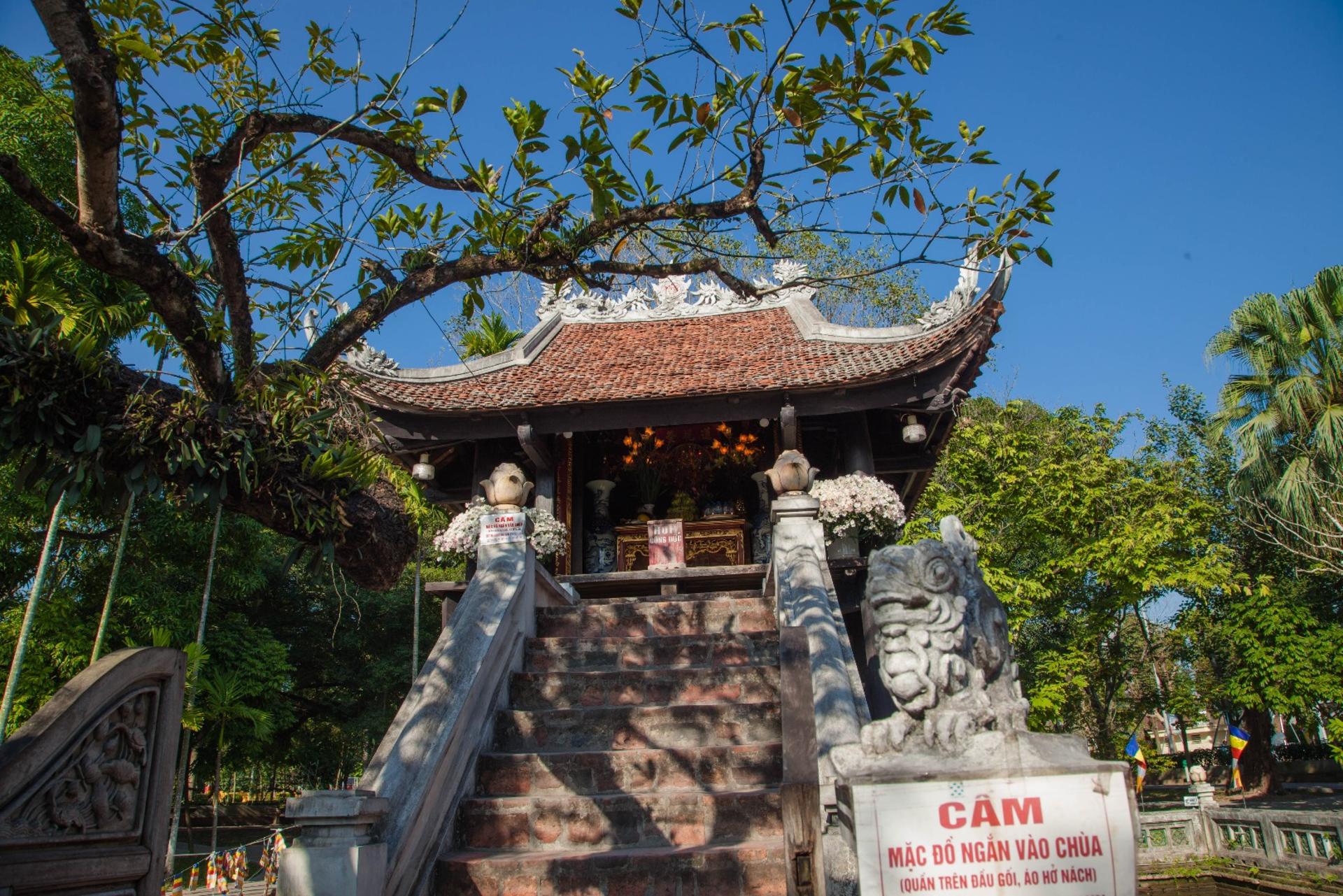 Hanoi: Half-Day City Highlights & Local Food Motorbike Tour - Thumbnail 4