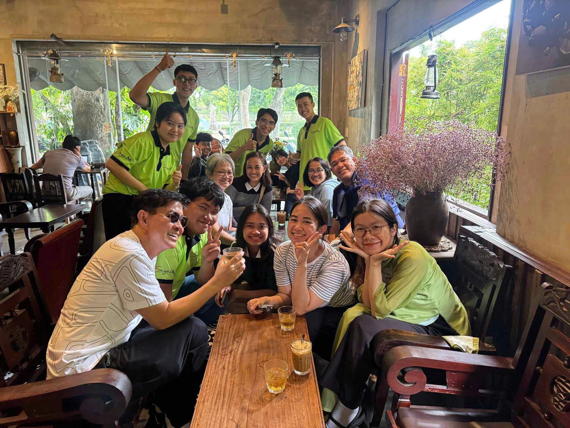 Ho Chi Minh City: Walking Street Food Tour with 12 Local Tastings - Thumbnail 23