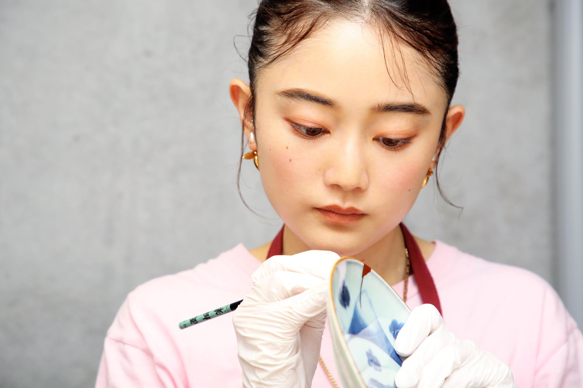 EBISU Tokyo: Kintsugi Workshop with Gold - Thumbnail 10