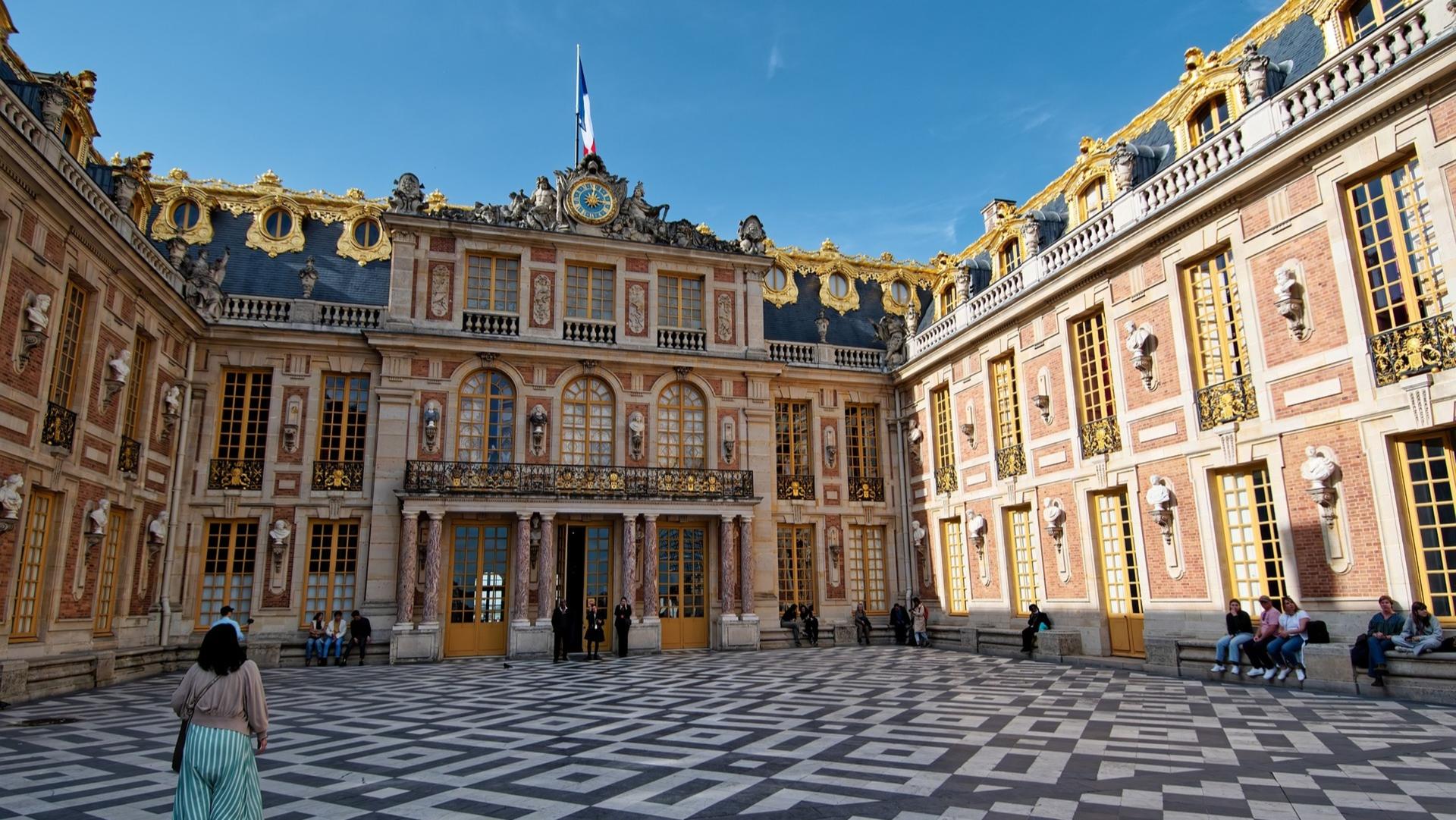 Versailles Historic Palace and Gardens Guided Tour - Thumbnail 15