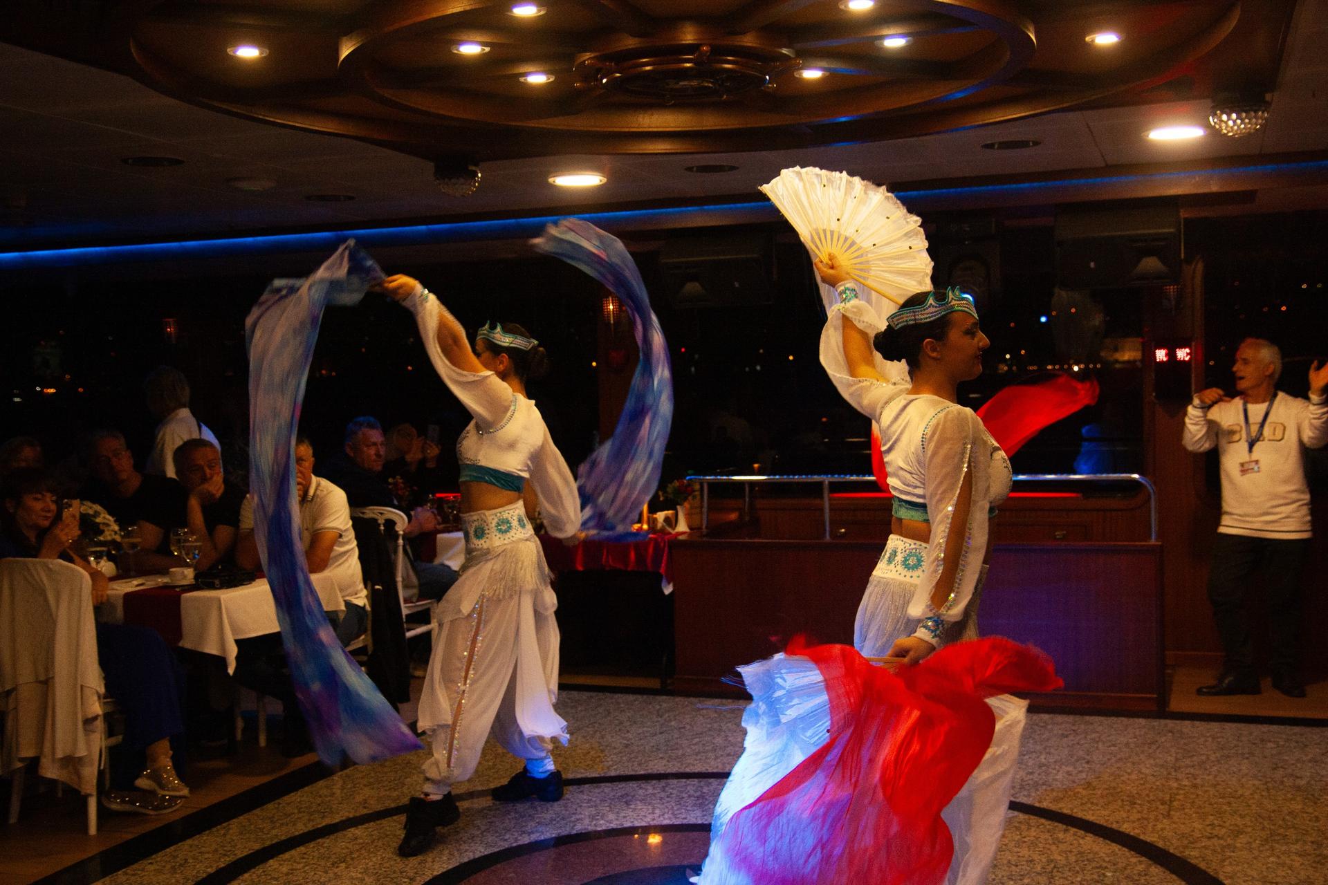 Turnatour Bosphorus Dinner Cruise and Show with Private Table - Thumbnail 7