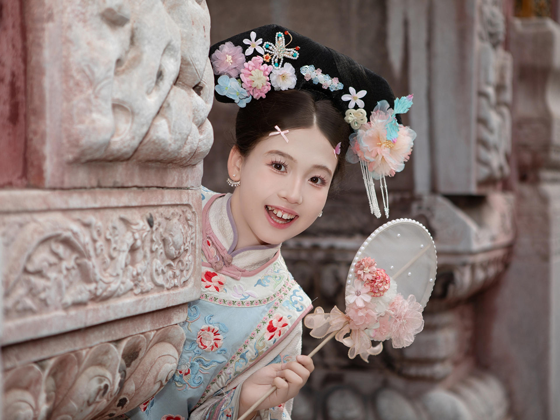 Beijing Palace Museum Ancient Costume Hanfu Travel Photography (Ancient Costume Hanfu + Makeup and Accessories/Photography/Multiple Packages Available) - Thumbnail 4