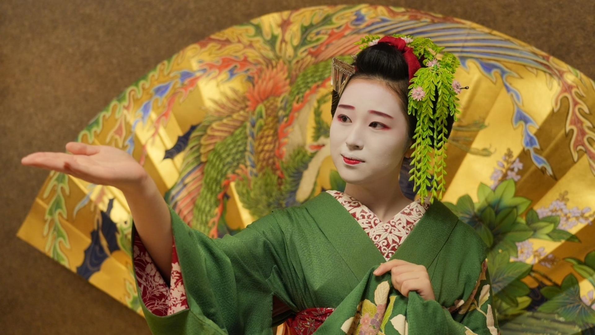 Geisha Show and Walking Tour in Kyoto Gion in Small Group - Image 1