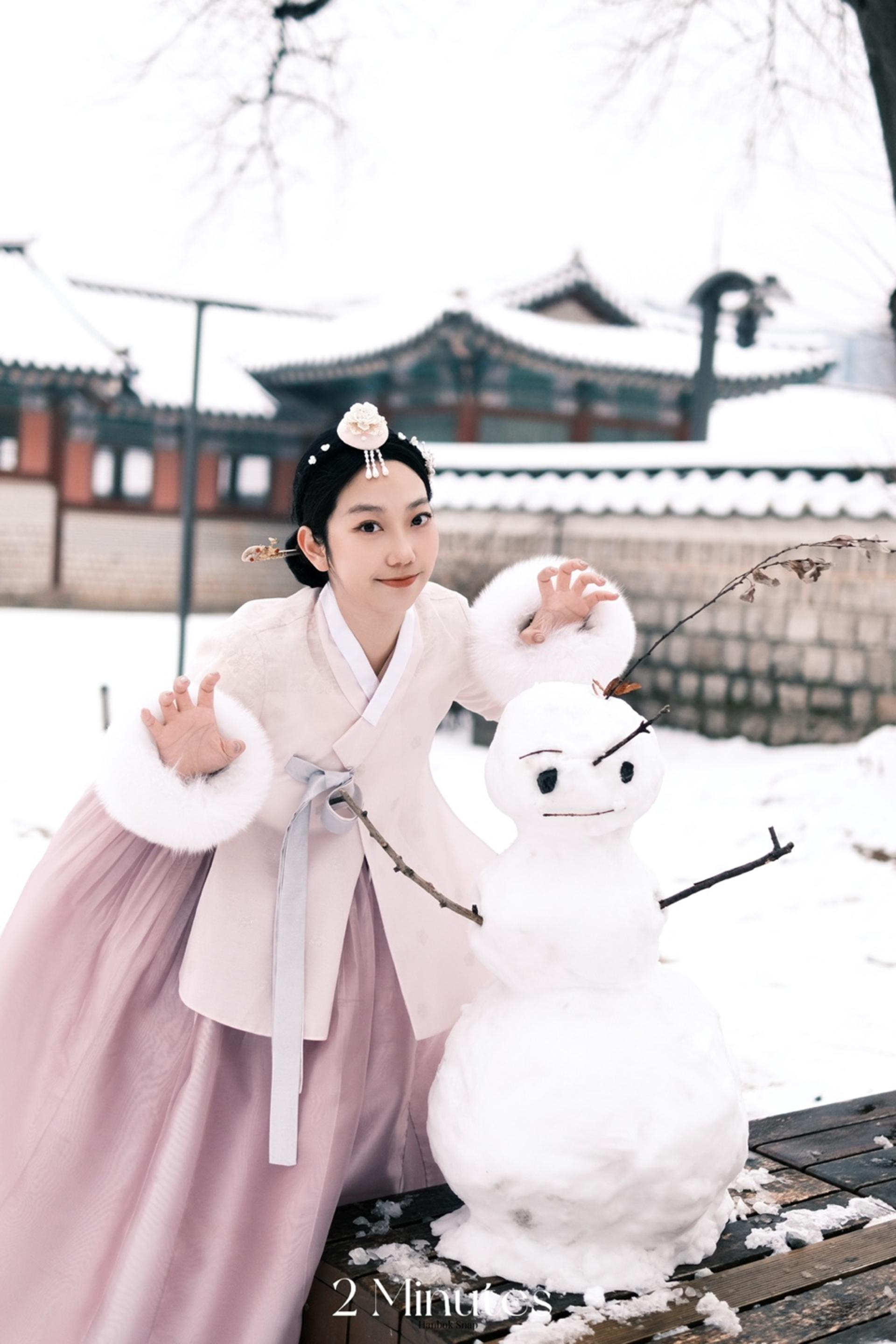 Hanbok Rental with Hairstyling & Accessories at Hanbokgirls - Thumbnail 136