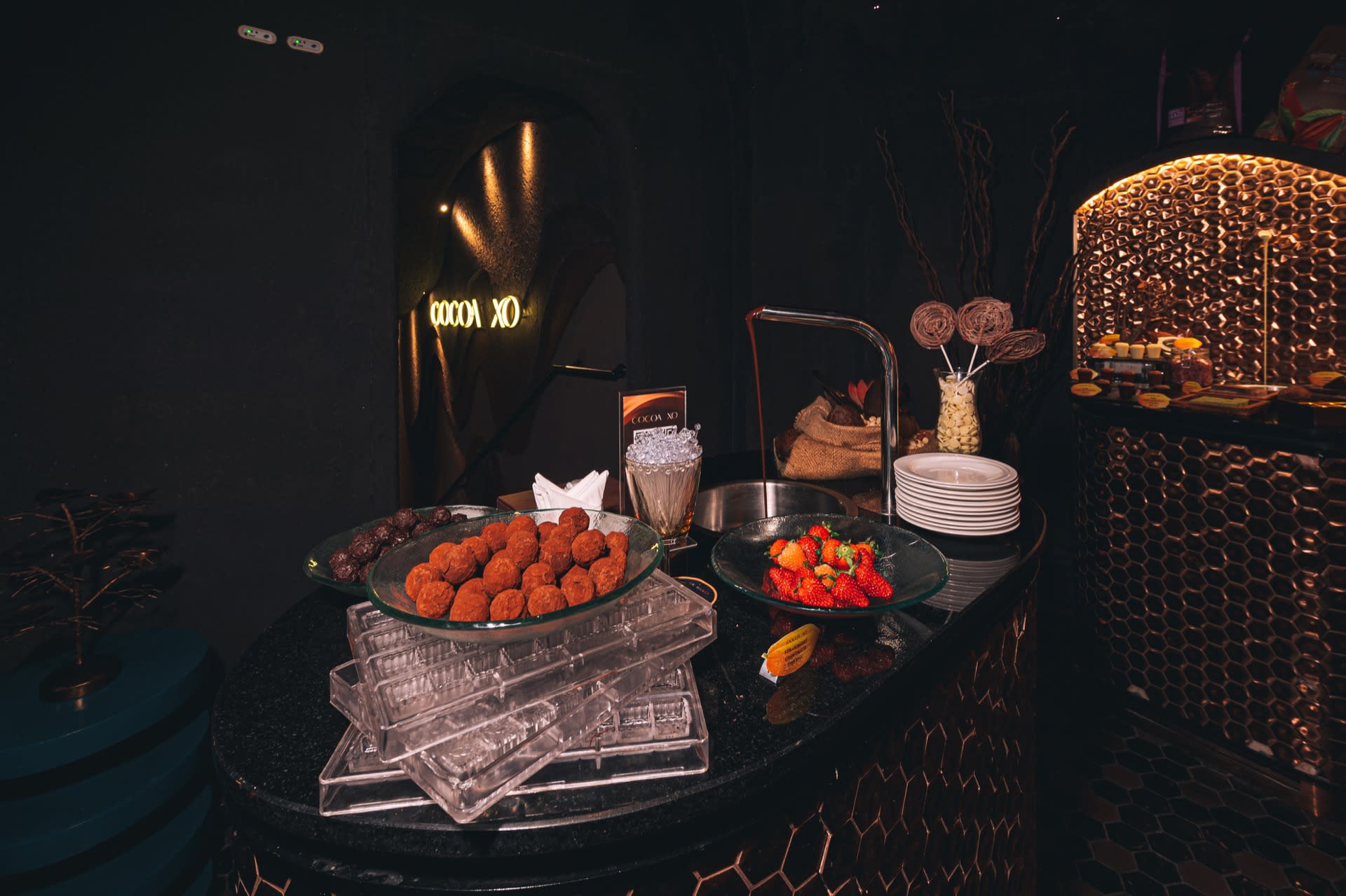 COCOA XO Bar at Red Sky 57th Floor - Thumbnail 6