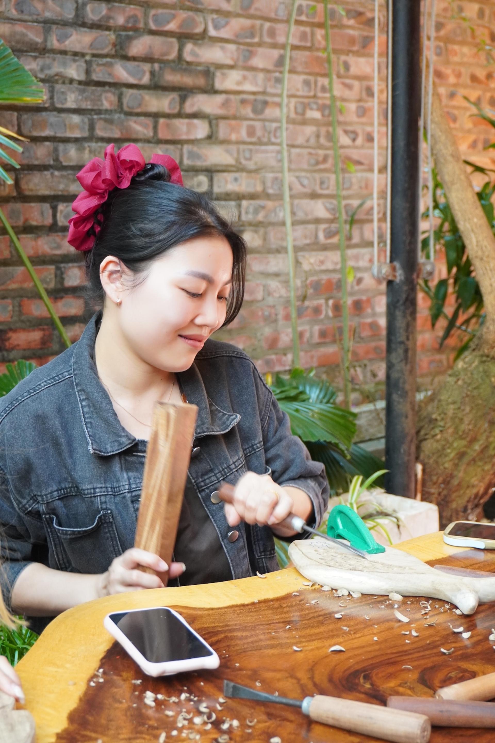 Moc Thon Hanoi: Wood Carving Workshop in a Tranquil Hidden Villa - Thumbnail 46
