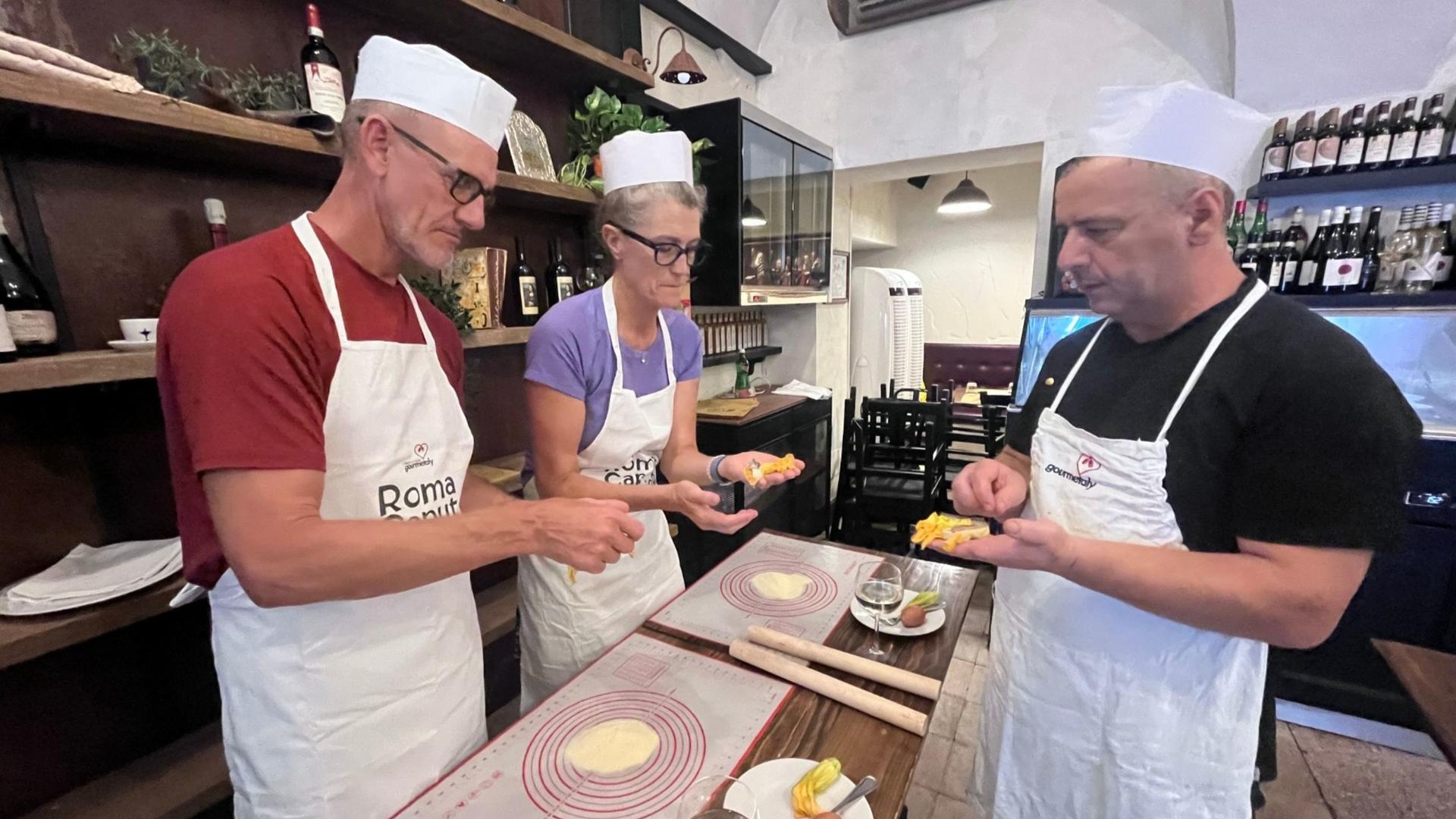 Sunset cooking class experience in Rome - Thumbnail 3